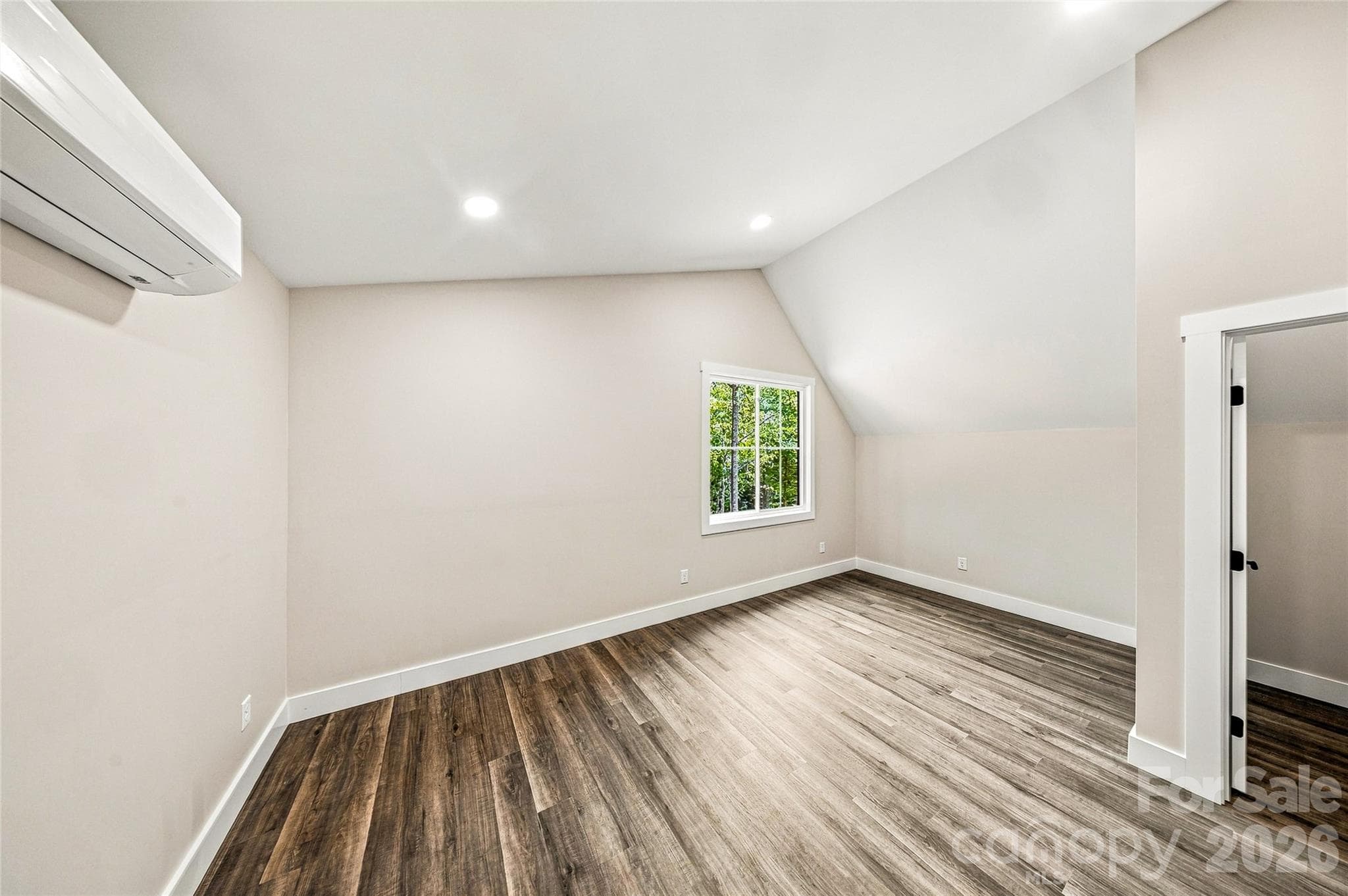 Main-level bedroom - 87 Catatoga Trail, Marion