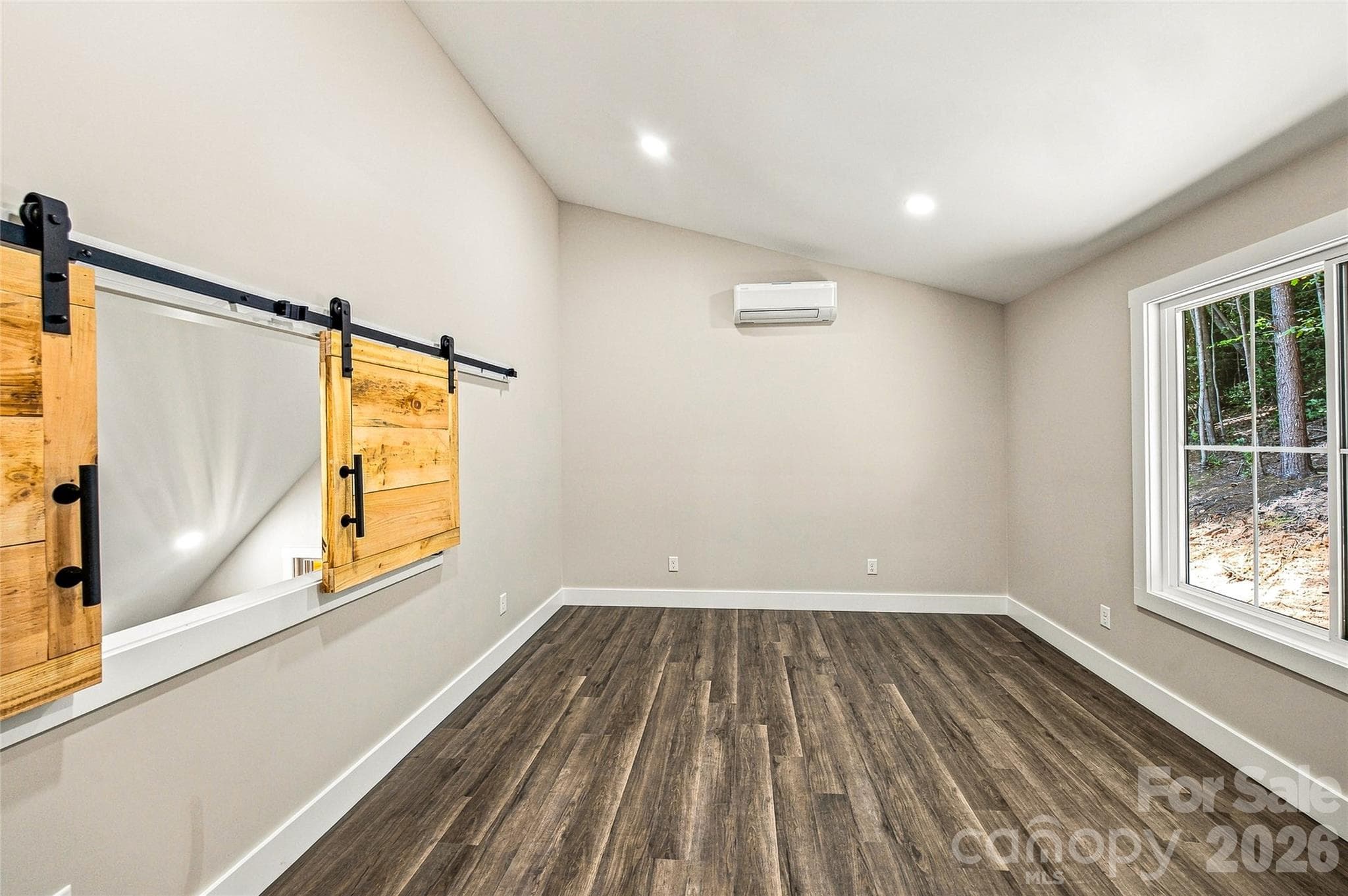 Upper-level bedroom or flex space - 87 Catatoga Trail, Marion