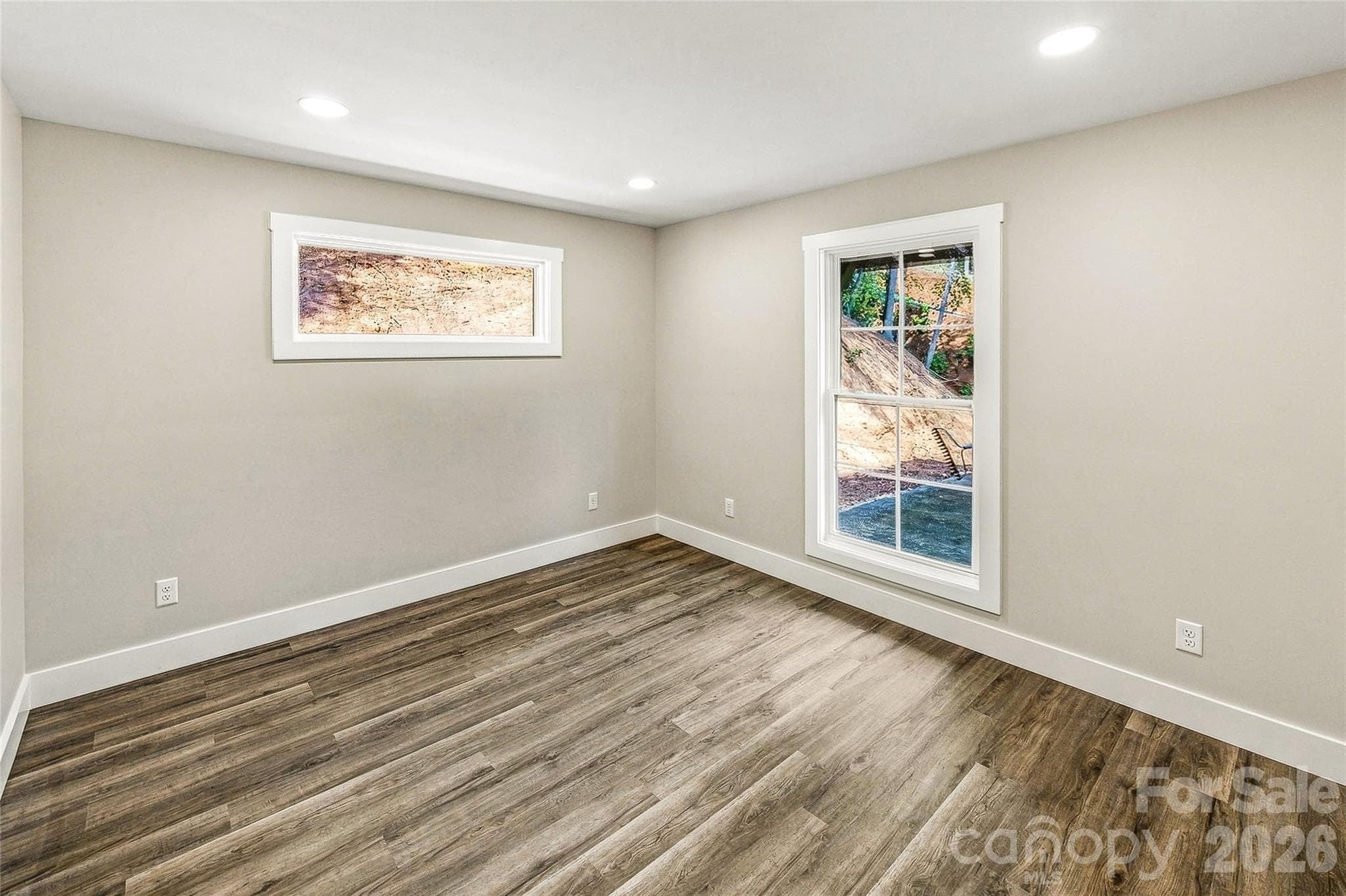 Additional bedroom with natural light - 87 Catatoga Trail, Marion