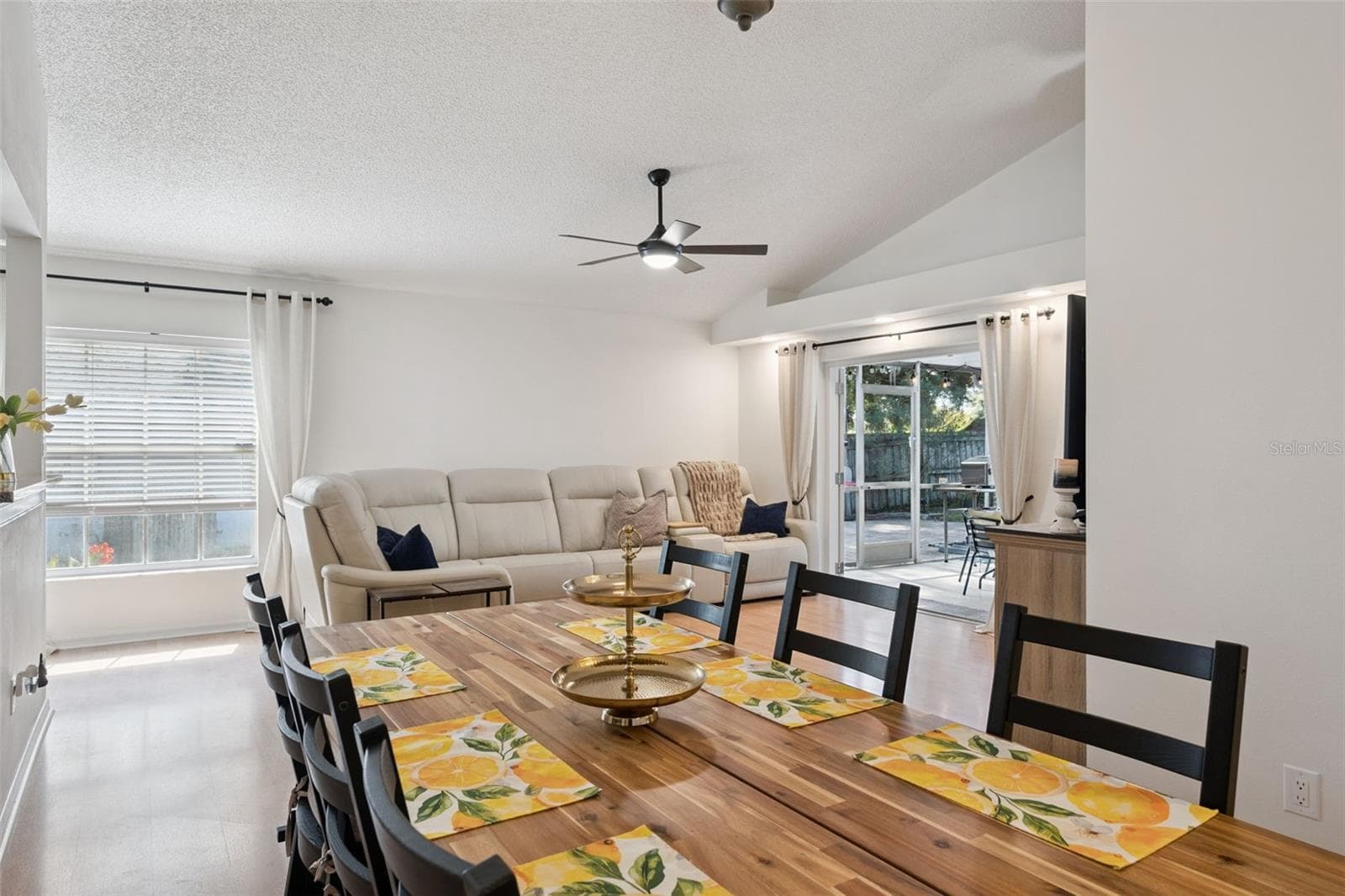 Single Family Residence at 1038 ROYAL OAKS DR, APOPKA, photo 6 of 35