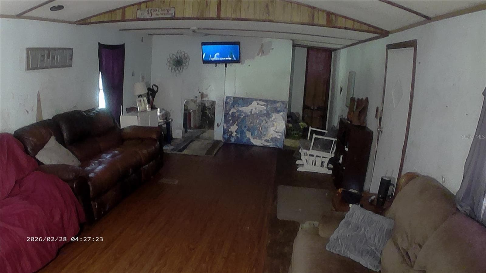Manufactured Home at 16979 SE 6TH LN, SILVER SPRINGS, photo 3 of 17