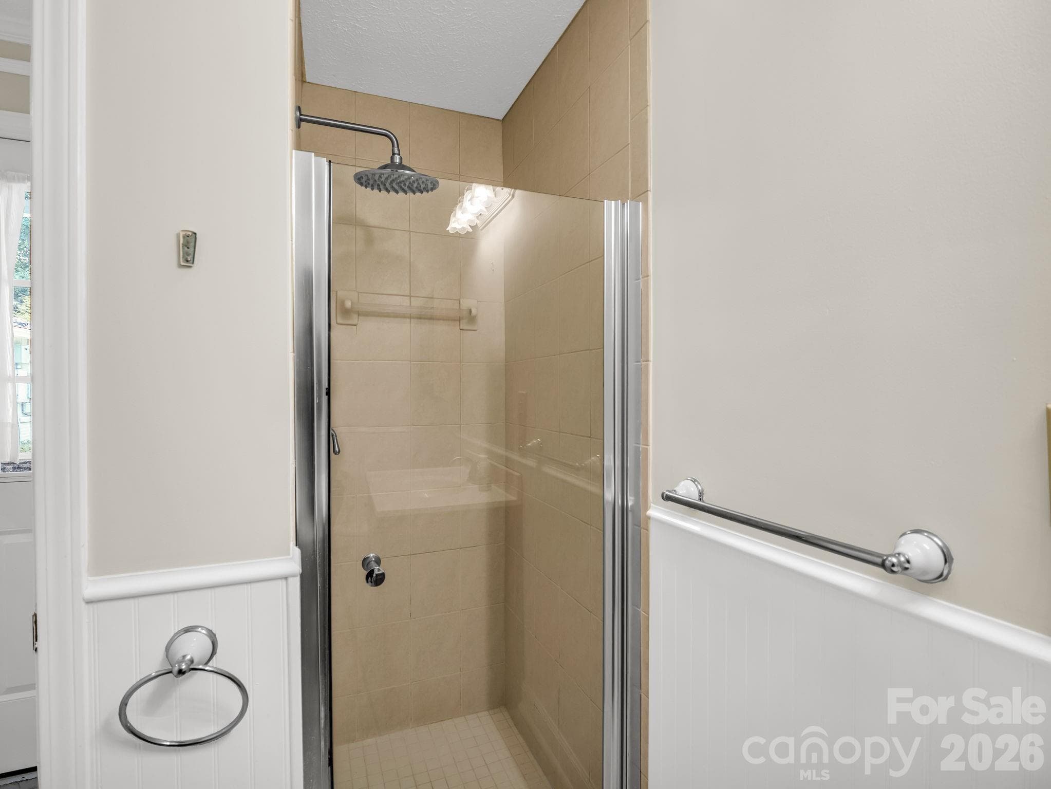 Primary Bath Shower - 370 Orchard Circle, Laurel Park