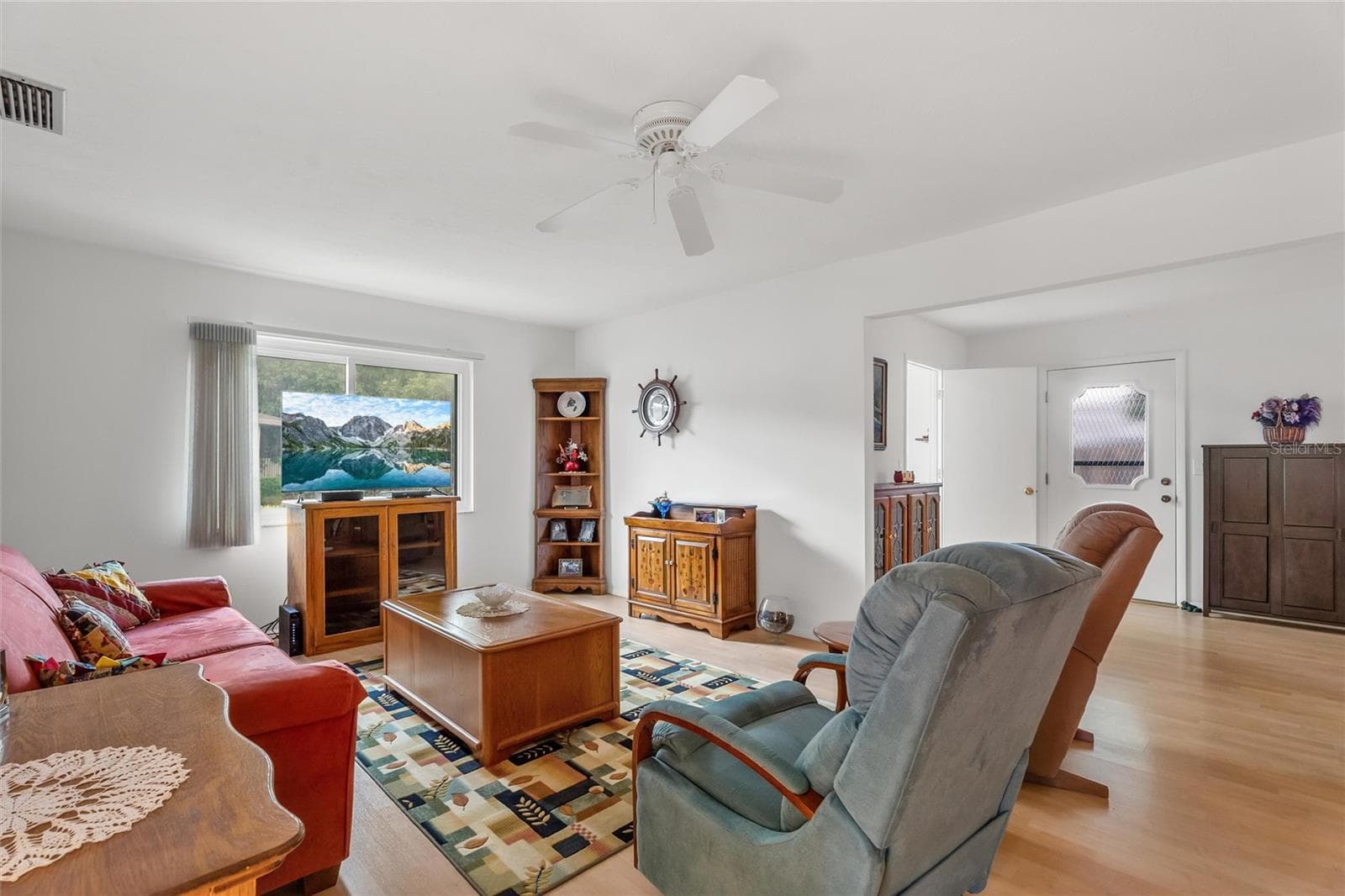 huge living spaces - 773 VIVIENDA SOUTH CT #8, VENICE