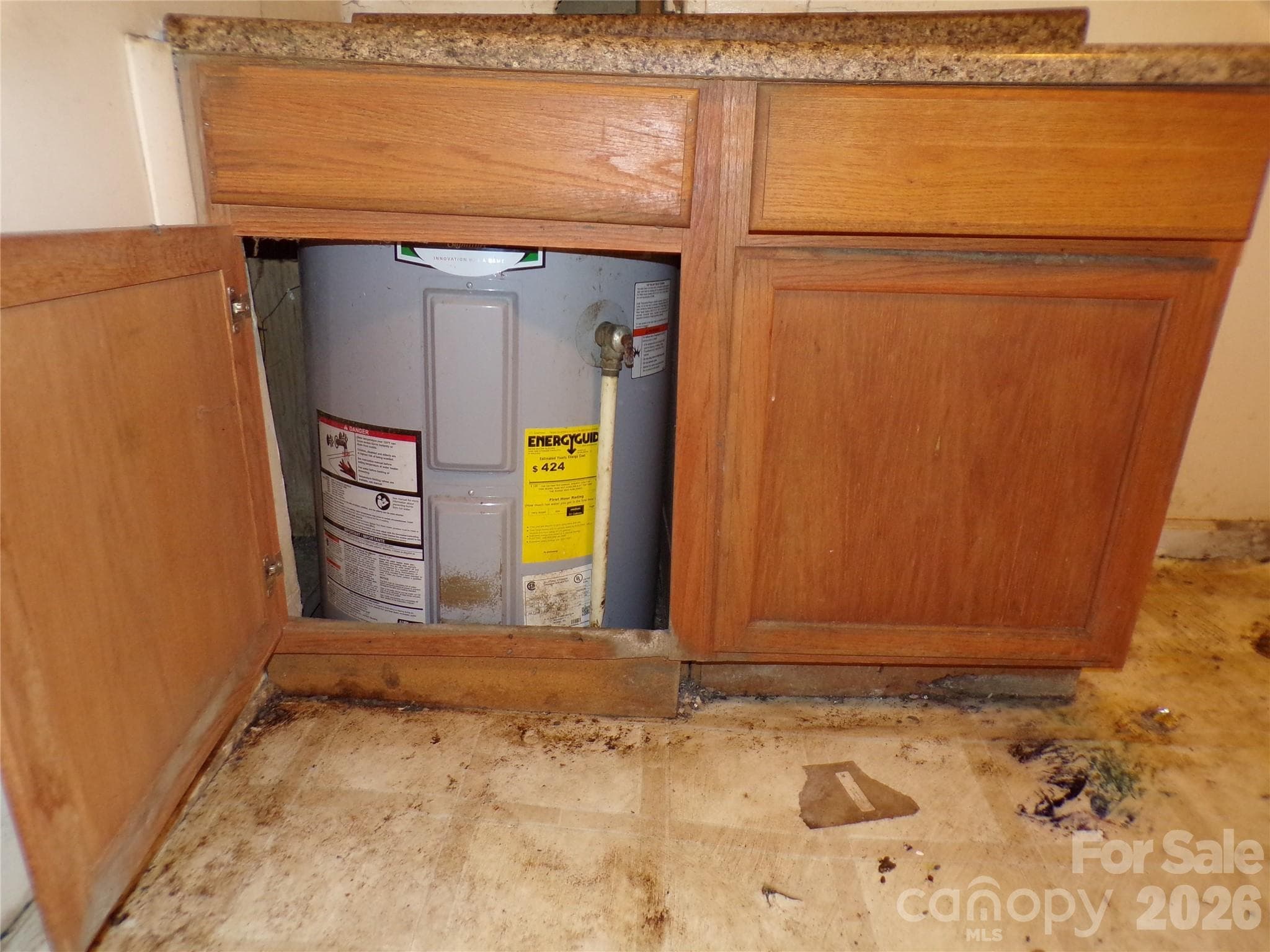 Water heater - 2131 Somerset Drive, Hendersonville