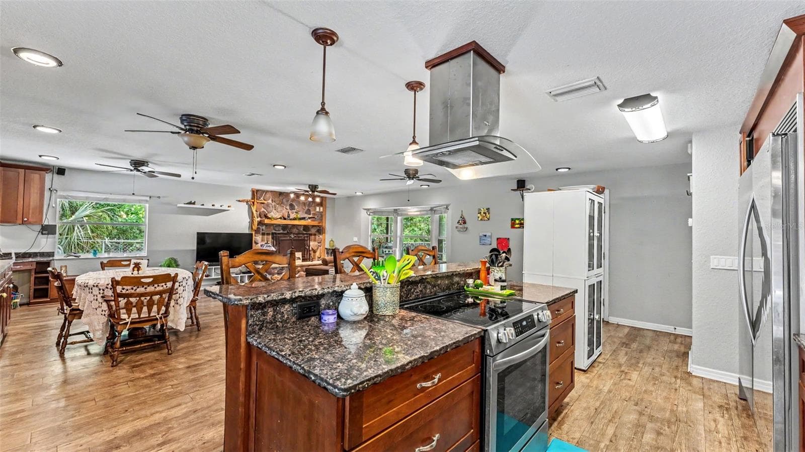 Single Family Residence at 1002 W LAKE MARION RD, HAINES CITY, photo 10 of 34