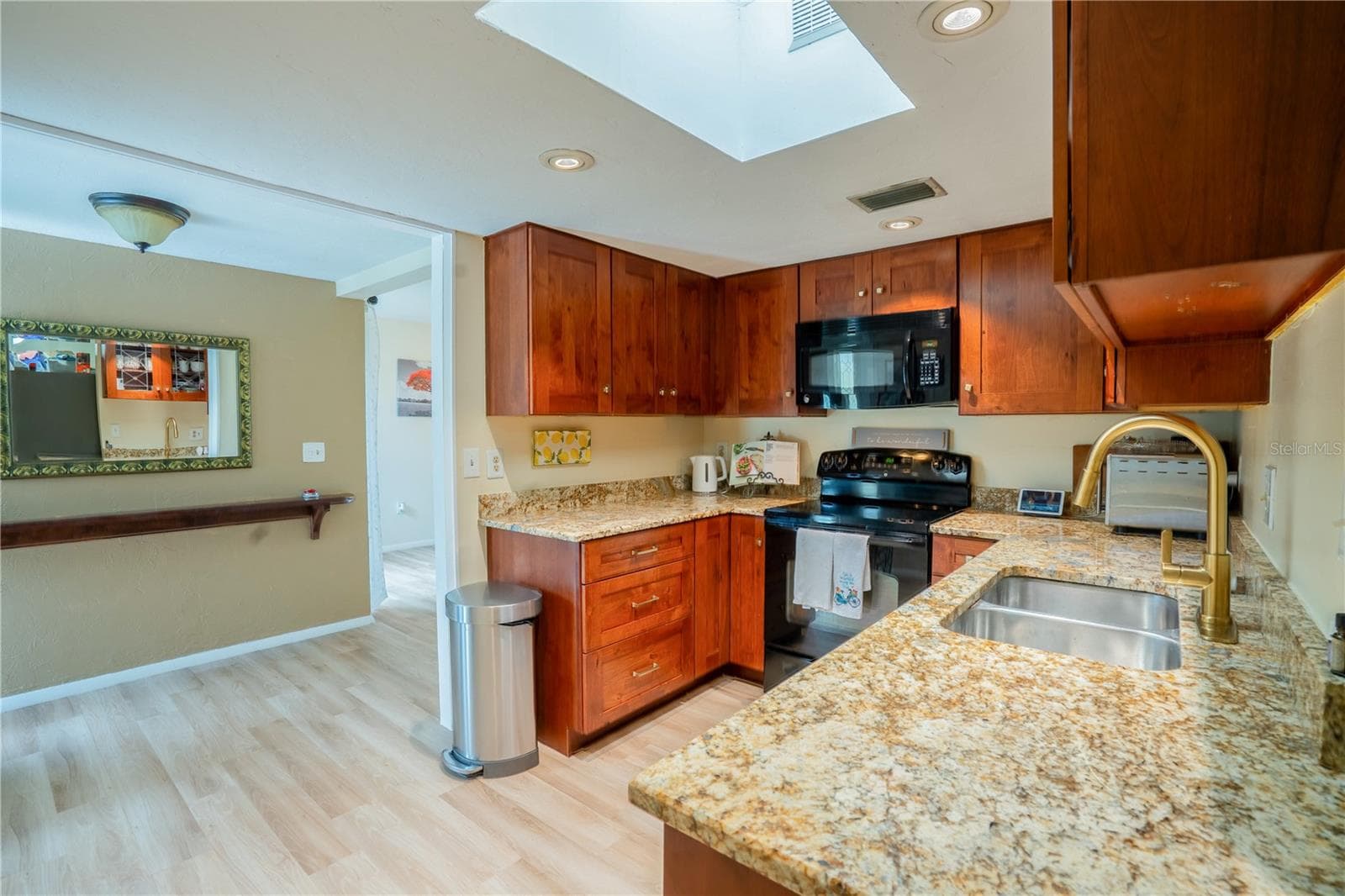 Beautiful kitchen - 3289 FAIRHAVEN LN #112, SARASOTA
