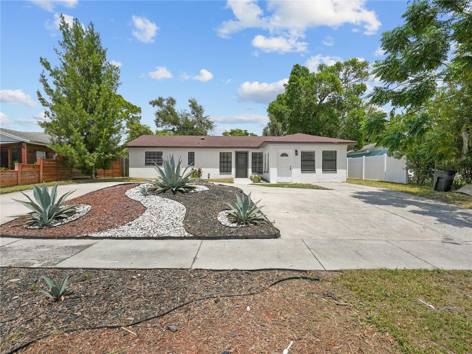 2181 LINDEN RD