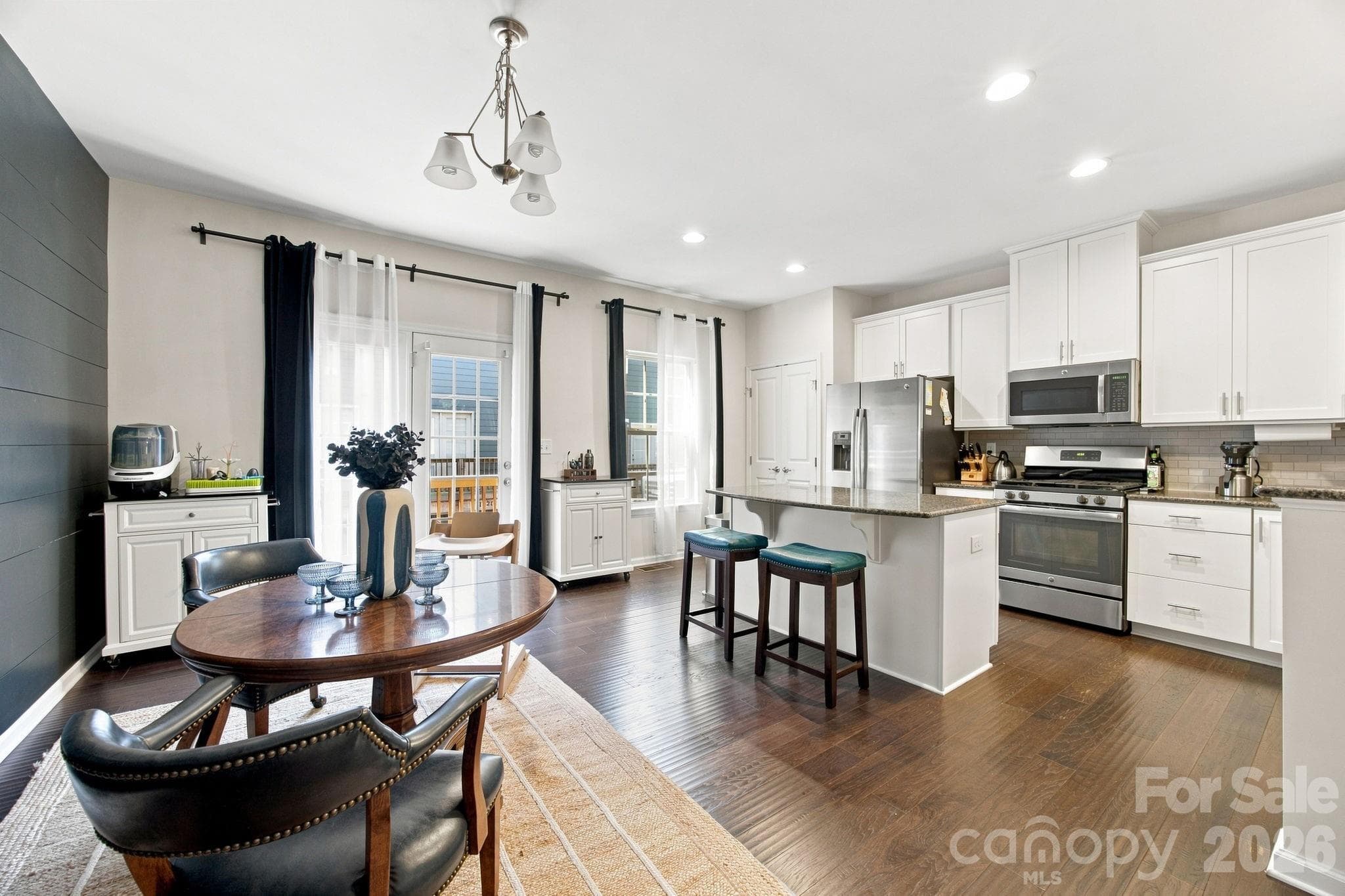 Townhouse at 1321 Queen Lyon Court, Charlotte, photo 3 of 21
