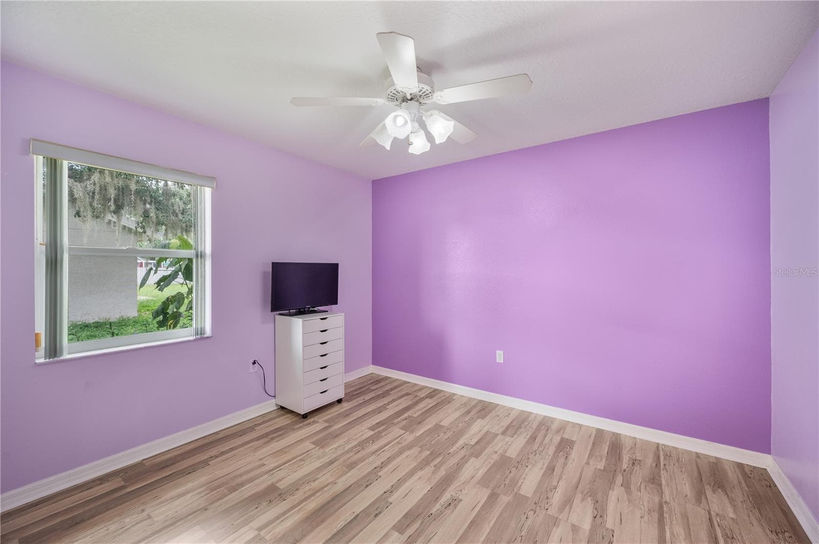 Guest Bedroom 3, laminate and built in closet - 1660 GAMEWELL TRL, LAKELAND