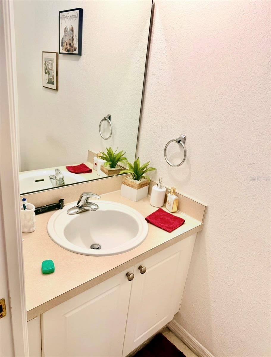 Half bath - 322 CERVANTES DR, KISSIMMEE