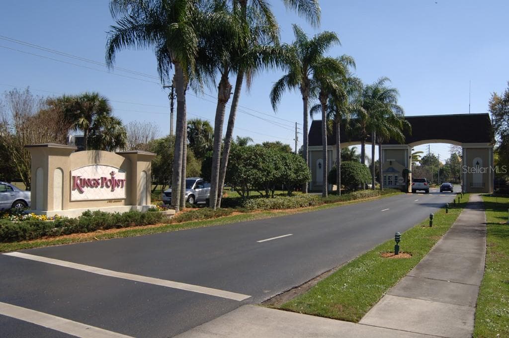 Kings Point Entrance - 2005 HEATHFIELD CIR #241, SUN CITY CENTER