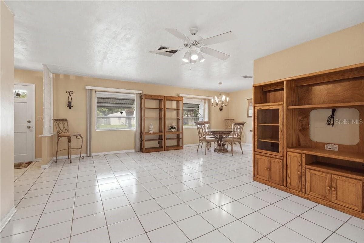 Single Family Residence at 7222 HOLIDAY DR, SPRING HILL, photo 7 of 30