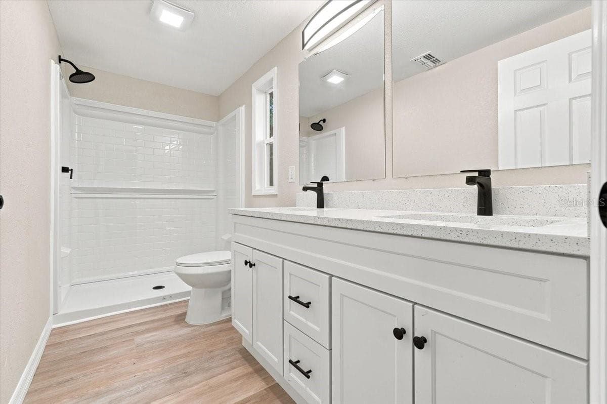 Manufactured Home at 3206 OAKLAND RD N, LAKELAND, photo 12 of 19