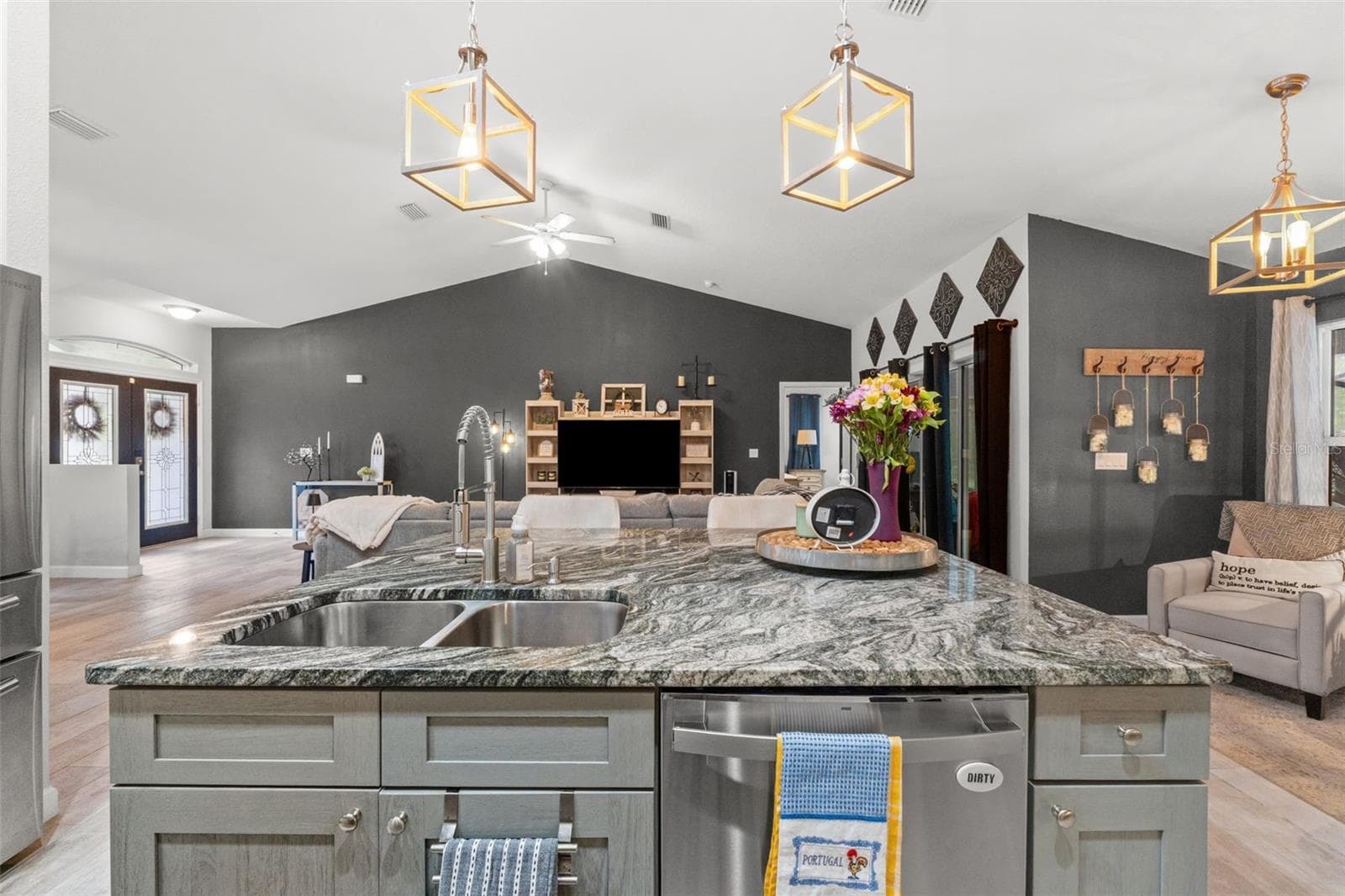 Single Family Residence at 4631 N RUSHMORE LOOP, BEVERLY HILLS, photo 11 of 40