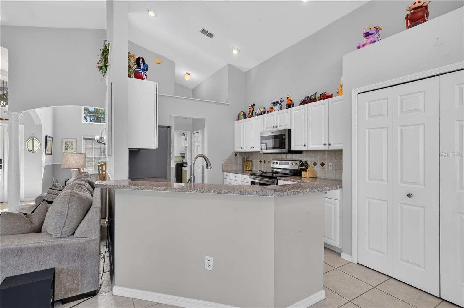 Single Family Residence at 213 SPANISH MOSS RD, DAVENPORT, photo 13 of 46
