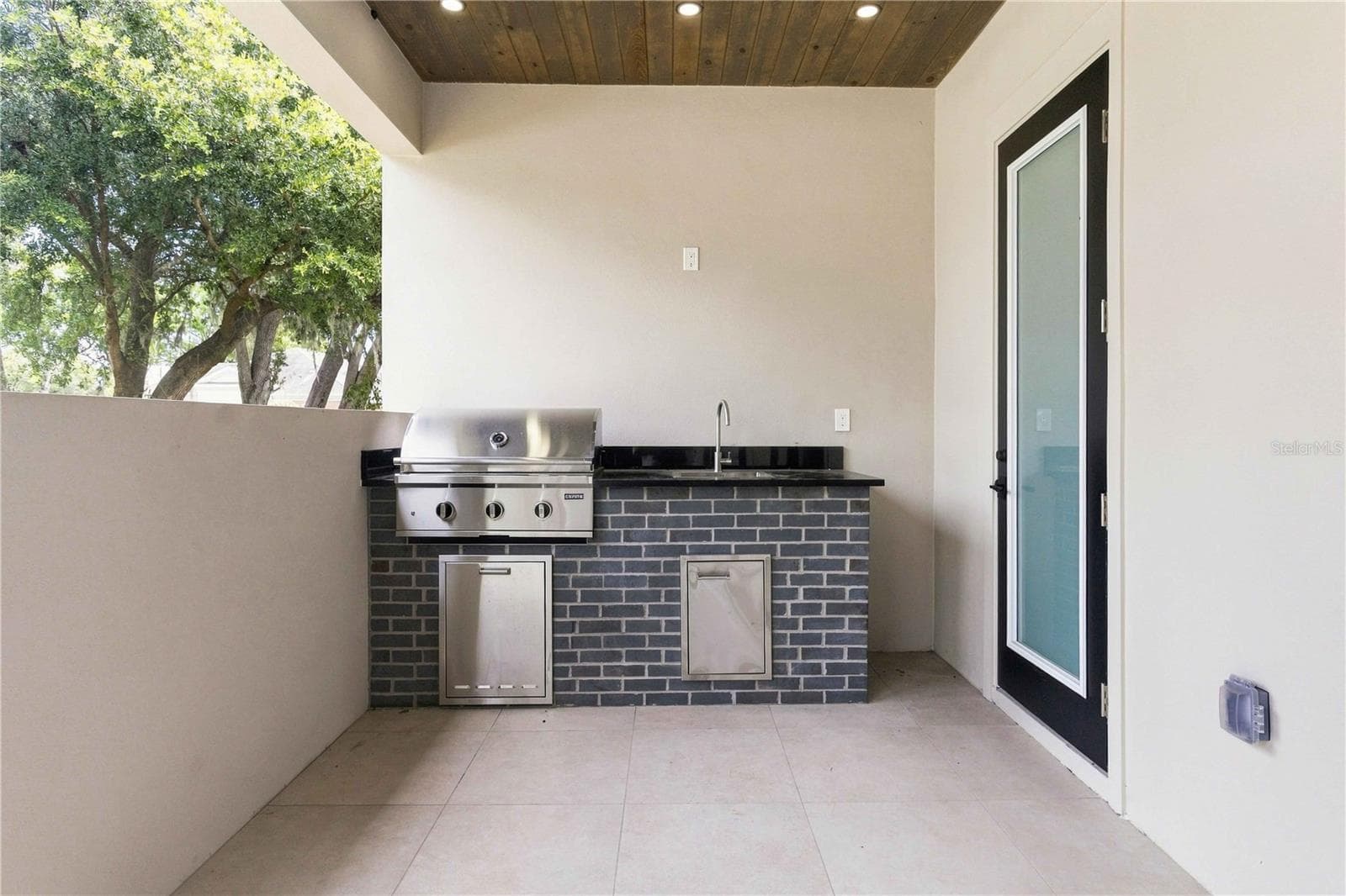 covered patio - 104 S MAKI RD, PLANT CITY