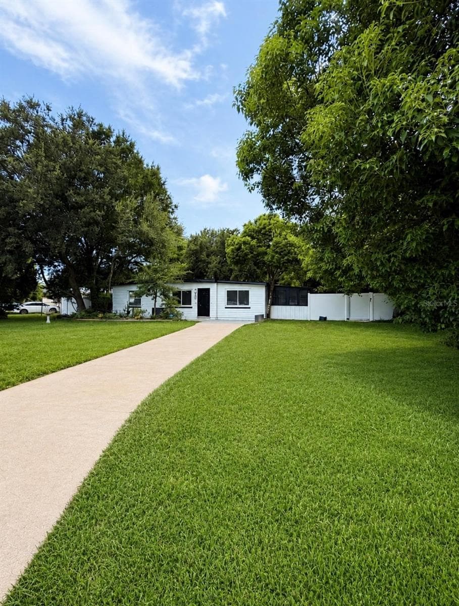 Single Family Residence at 101 CLUB RD, SANFORD, photo 2 of 16