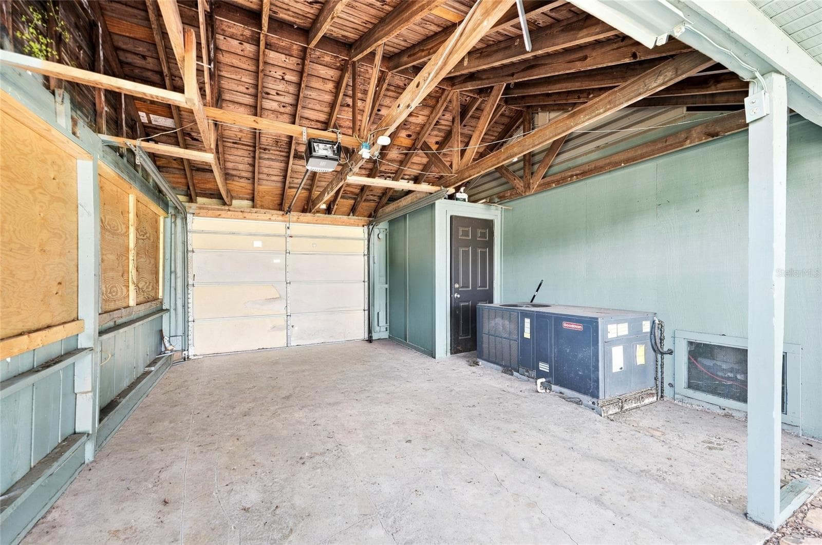 Single Family Residence at 4 E BAY ST, DAVENPORT, photo 12 of 15