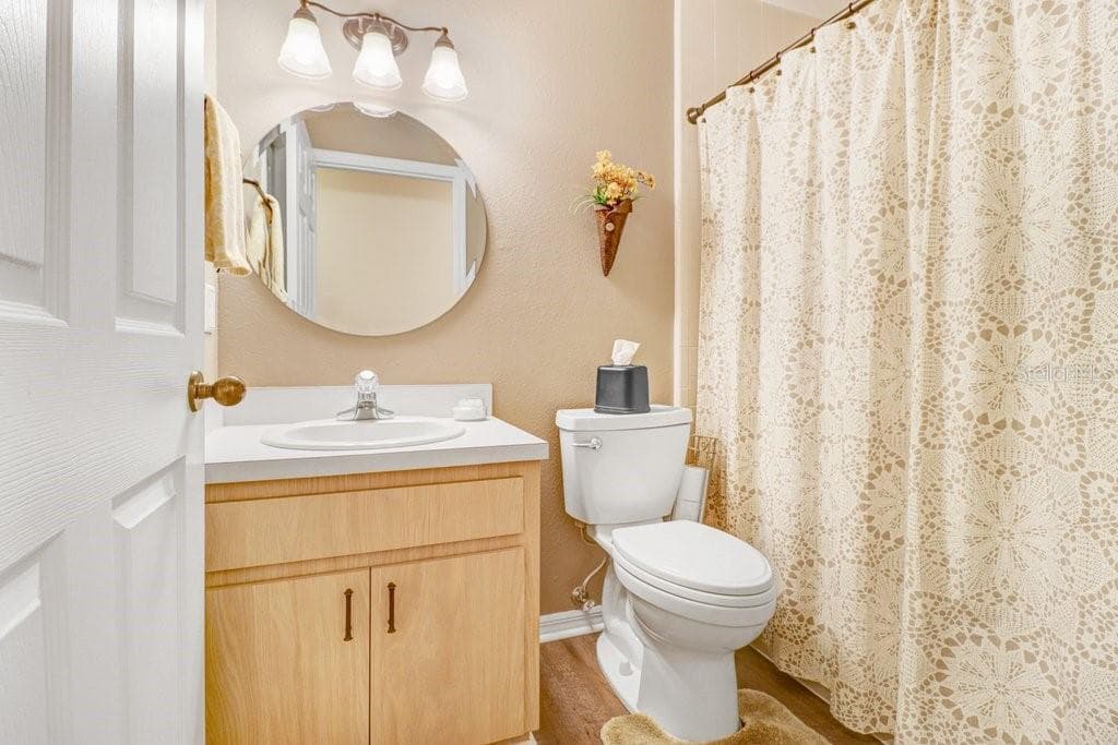 Hall bathroom - 13221 TOM GALLAGHER RD, DOVER