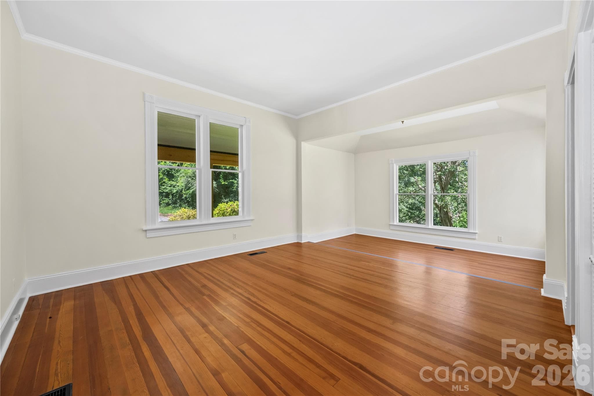 Bedroom #1 with Sitting Area - Main Floor - 103 Hyde Avenue, Tryon