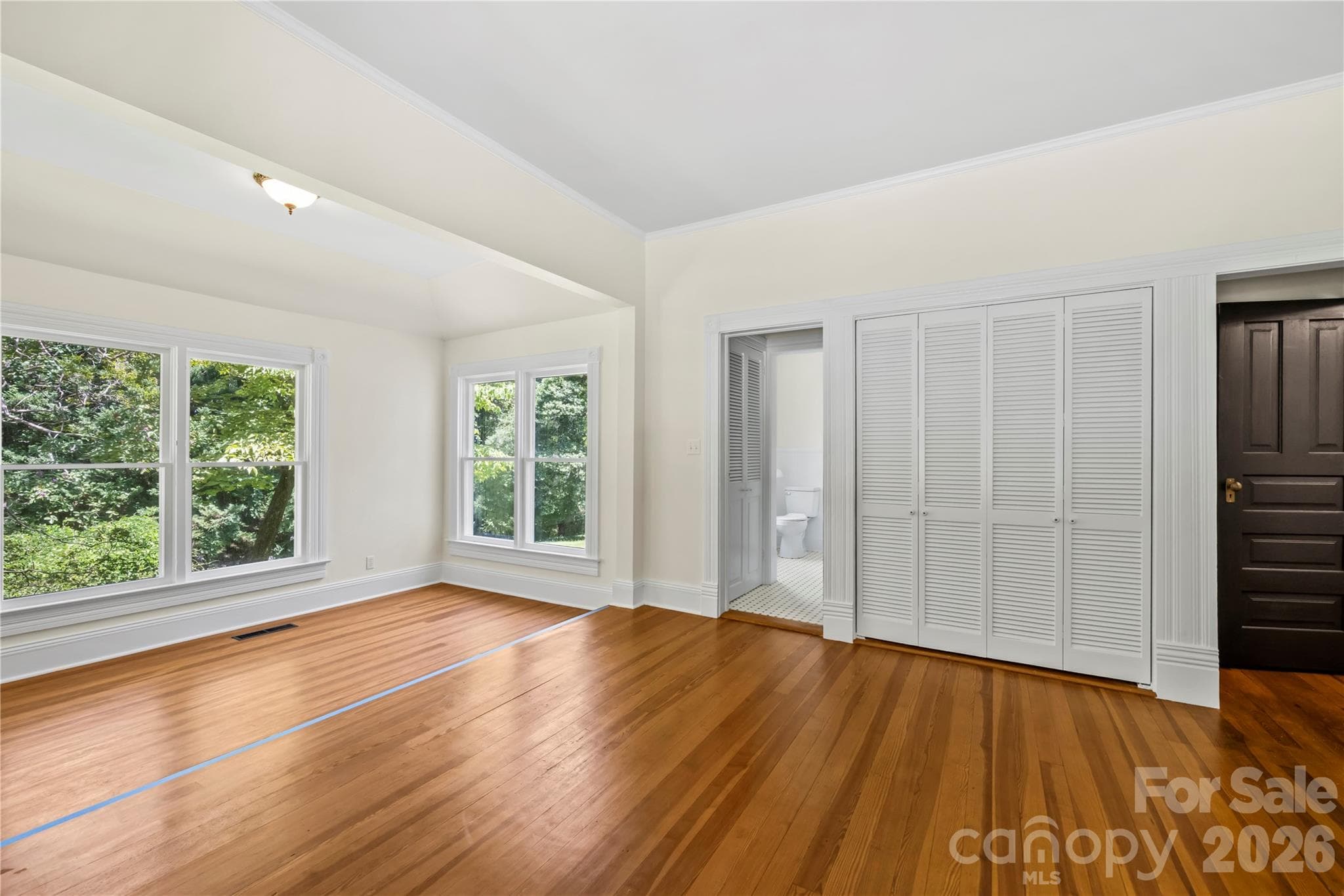 Bedroom #1 with Sitting Area - Main Floor - 103 Hyde Avenue, Tryon