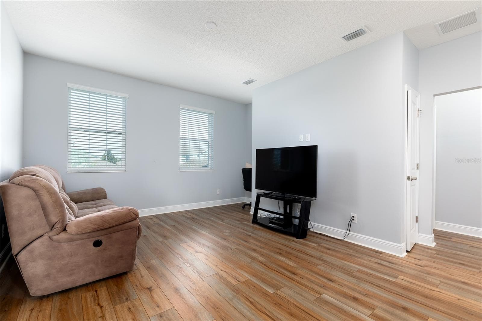 Upstairs Loft - 995 KARST TREE LN, APOPKA