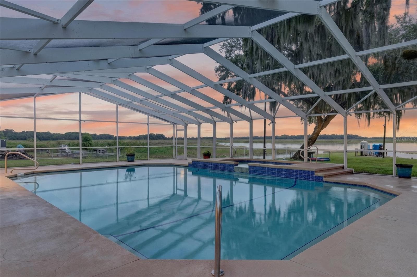 Pool at Twilight - 2489 N LAKEFRONT DR, HERNANDO