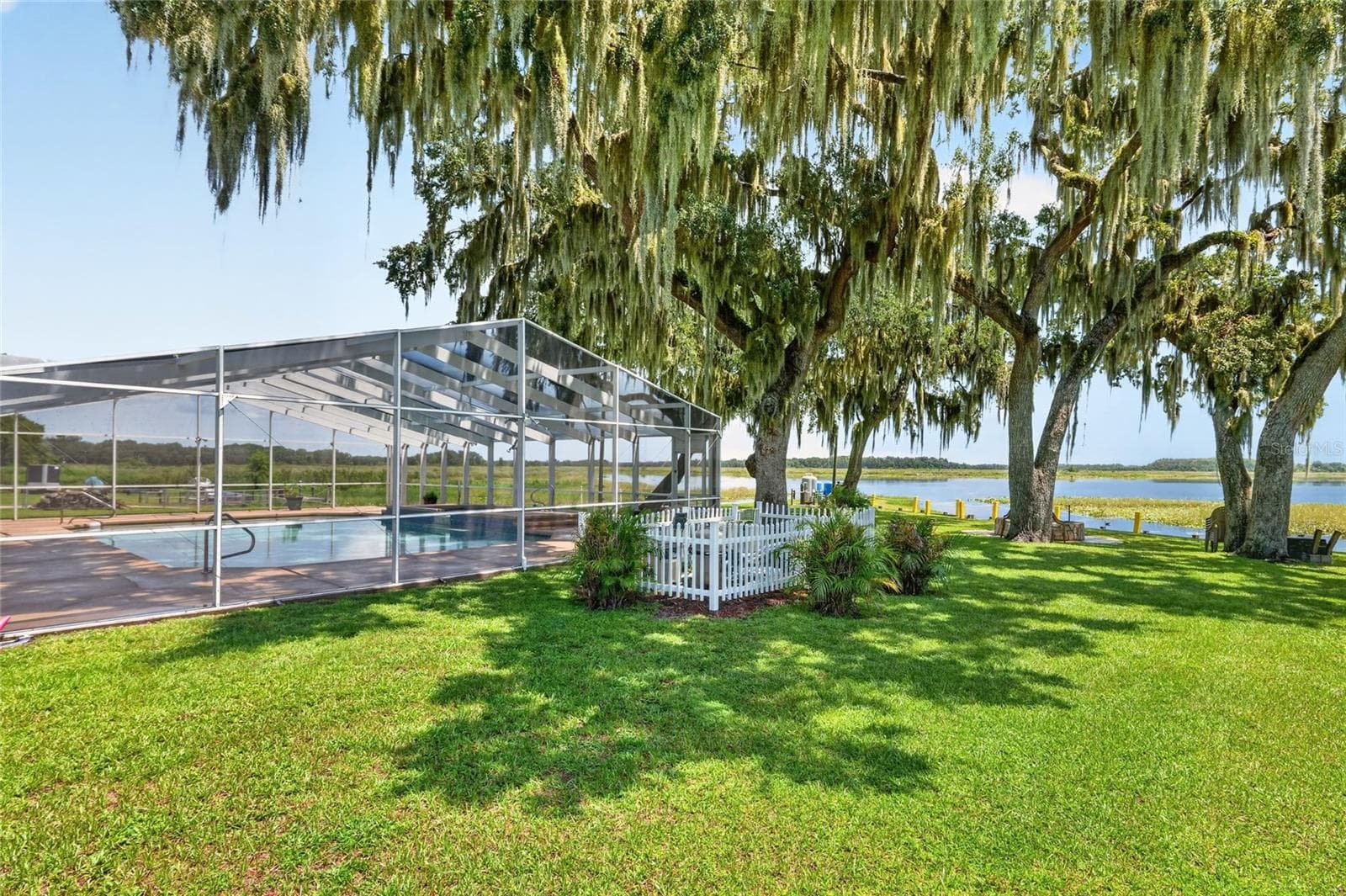 Single Family Residence at 2489 N LAKEFRONT DR, HERNANDO, photo 14 of 95