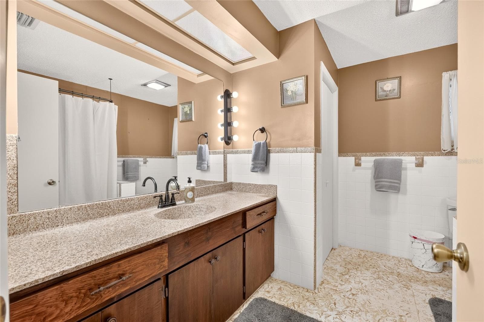 Bathroom 2 - 2489 N LAKEFRONT DR, HERNANDO
