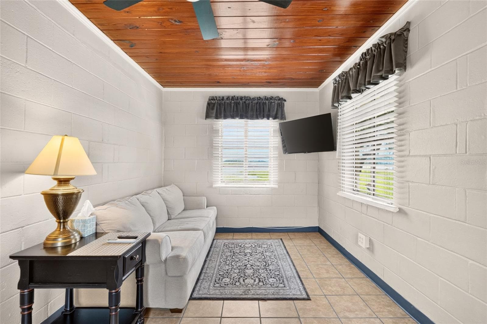 Living Room - 2489 N LAKEFRONT DR, HERNANDO