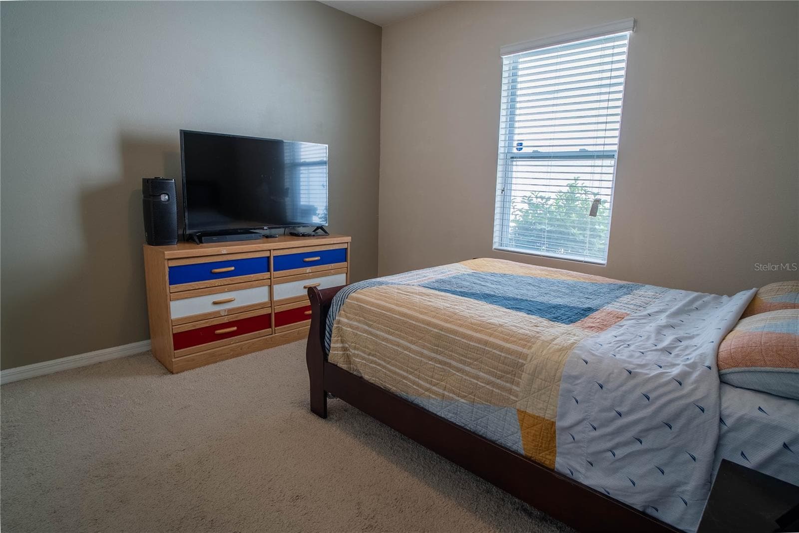 Room #4 - 373 ABERDEEN DR, DAVENPORT