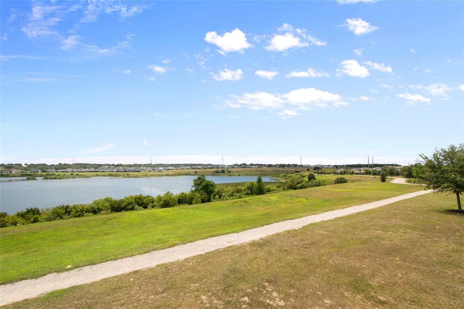 Take a walk on the path and enjoy the view - 2685 SWEET ACACIA DR, CLERMONT