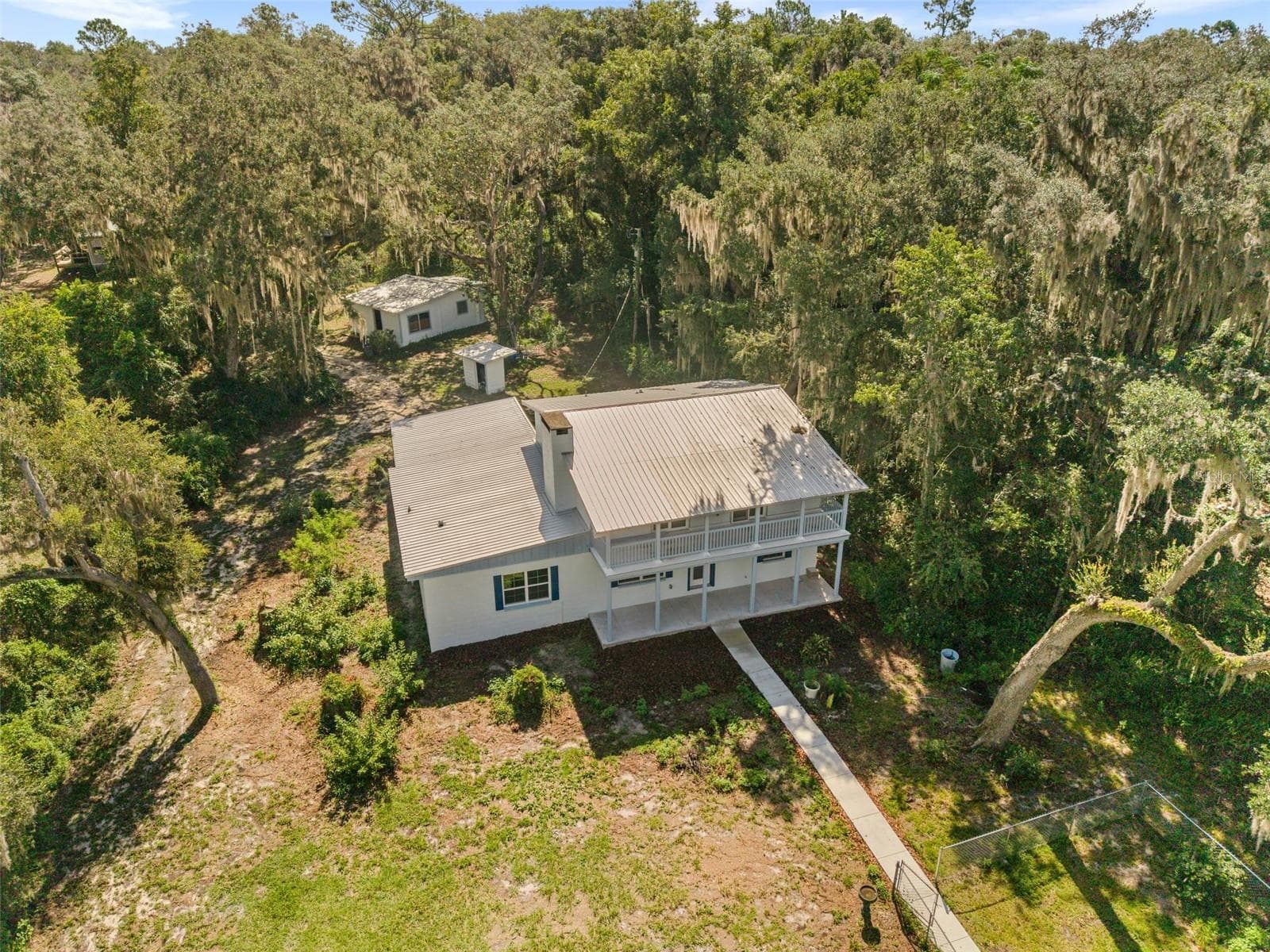 Single Family Residence at 177 E COWPEN LAKE RD, HAWTHORNE, photo 21 of 39