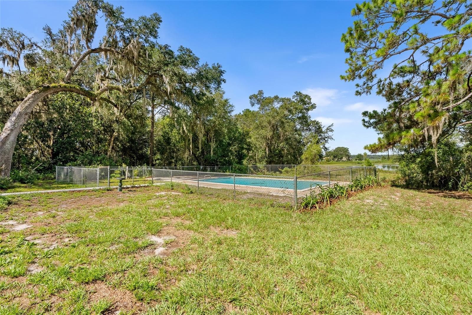 Single Family Residence at 177 E COWPEN LAKE RD, HAWTHORNE, photo 28 of 39