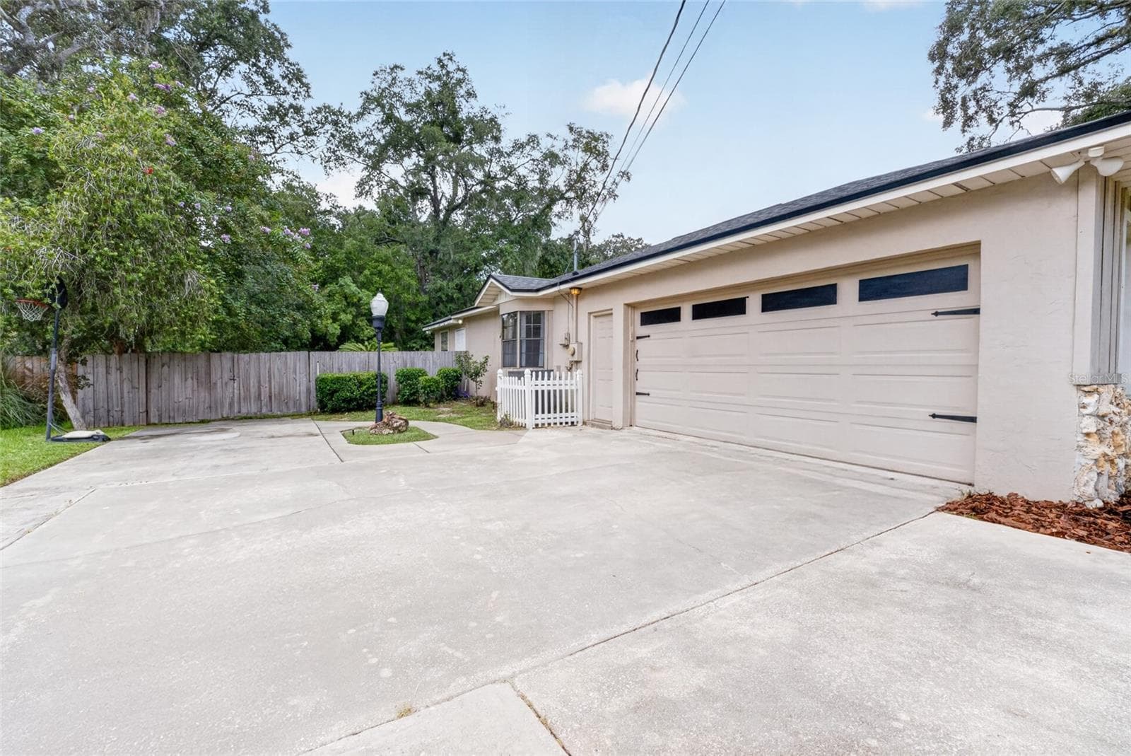 Single Family Residence at 2070 SE 50TH TER, OCALA, photo 5 of 34