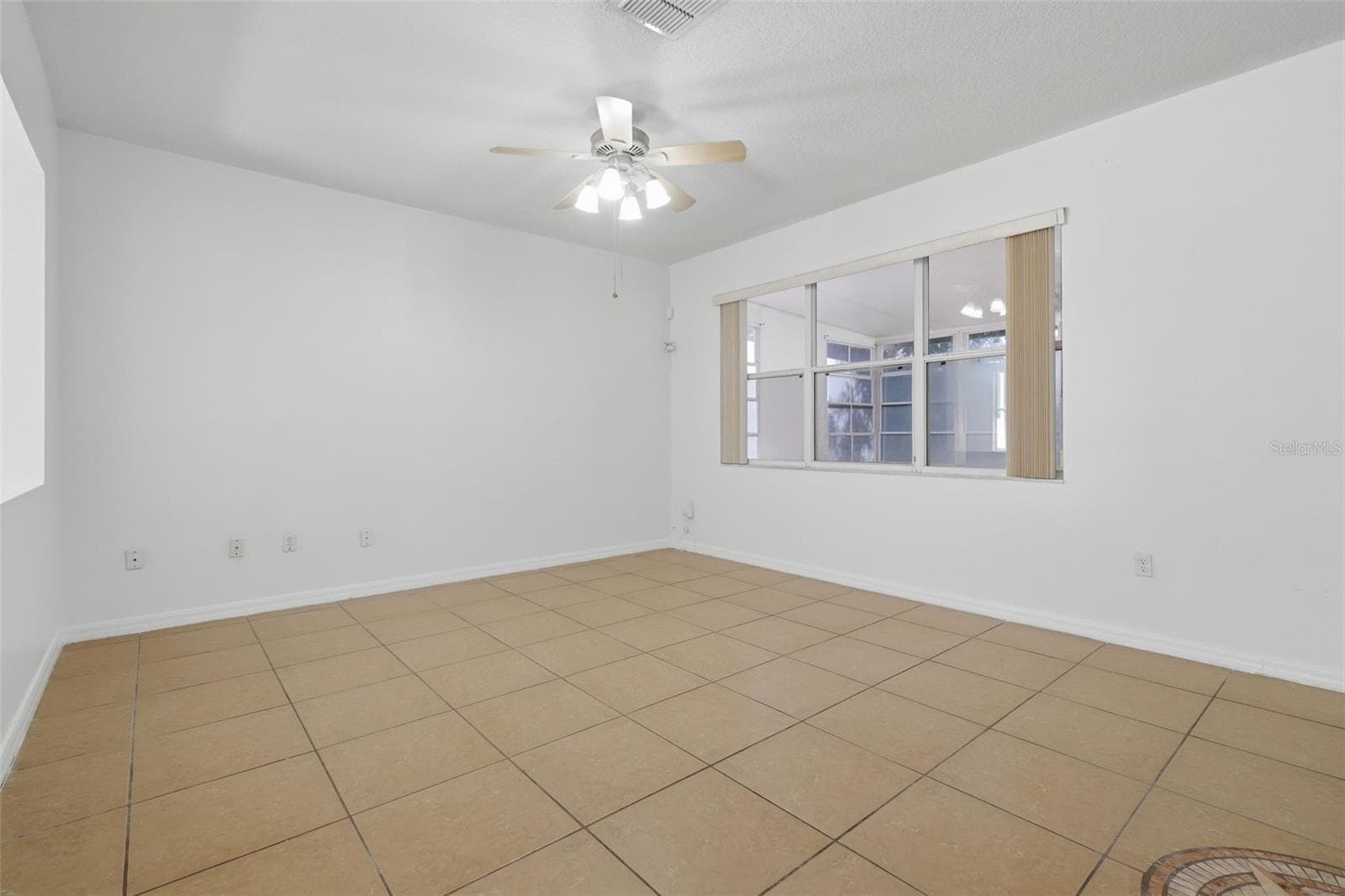 Single Family Residence at 2830 PAYNES PRAIRIE CIR, KISSIMMEE, photo 7 of 42