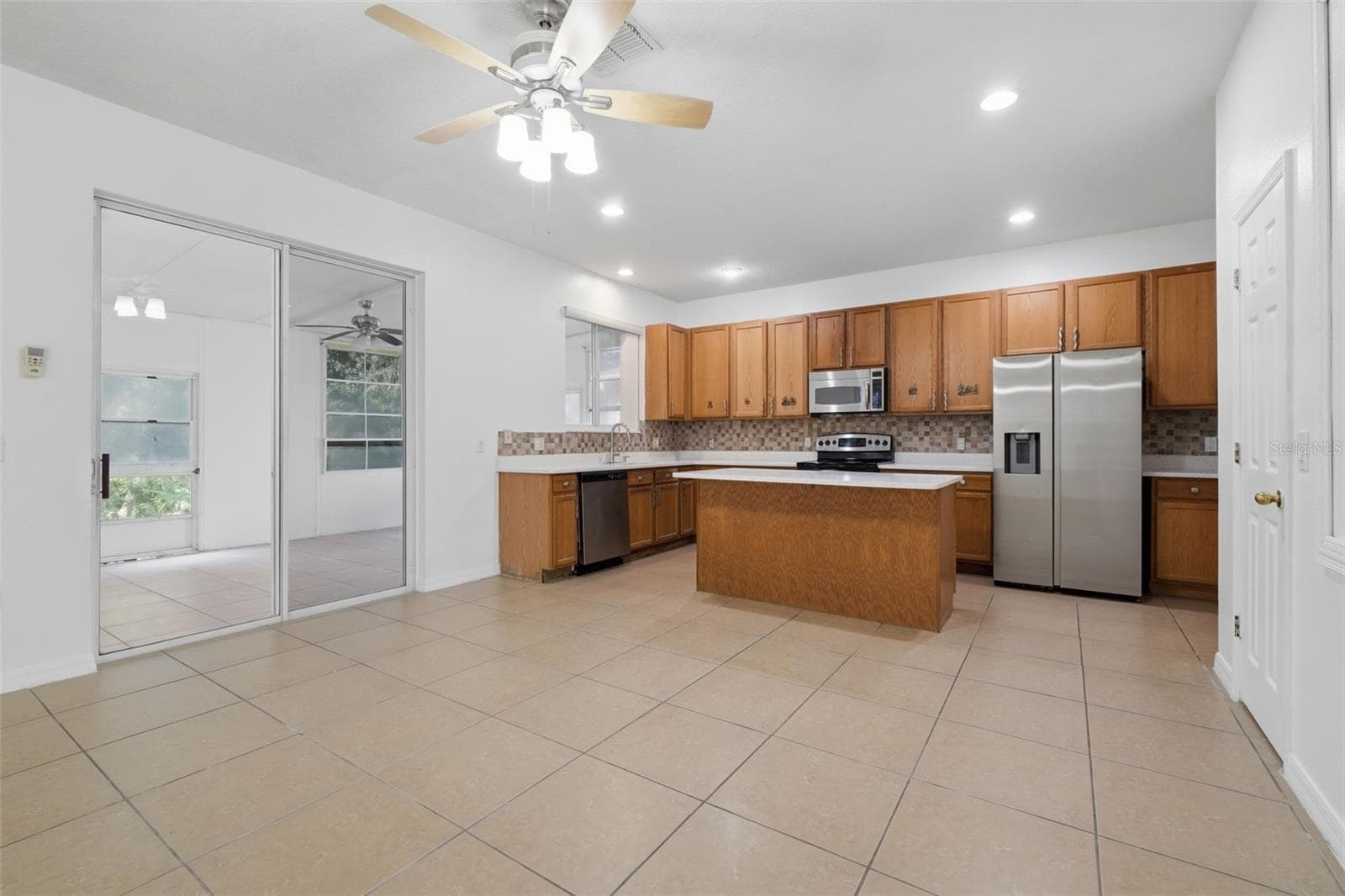 Single Family Residence at 2830 PAYNES PRAIRIE CIR, KISSIMMEE, photo 11 of 42