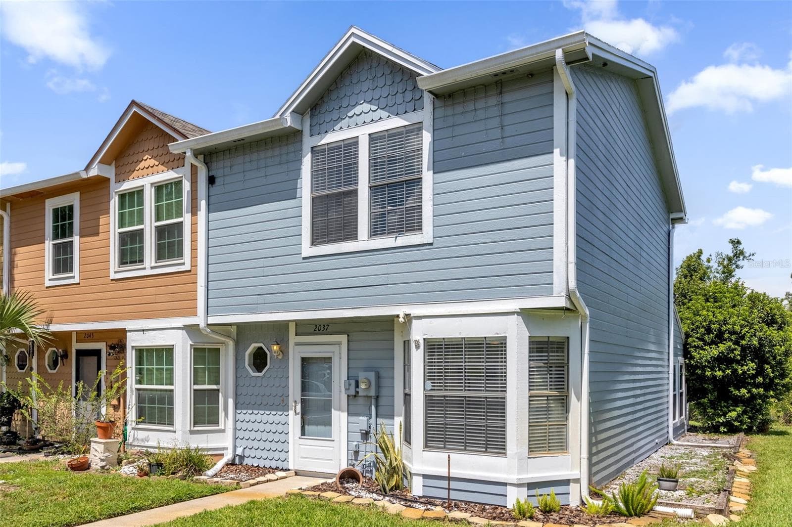 Townhouse at 2037 WATERLEAF ST, ORLANDO, photo 2 of 41
