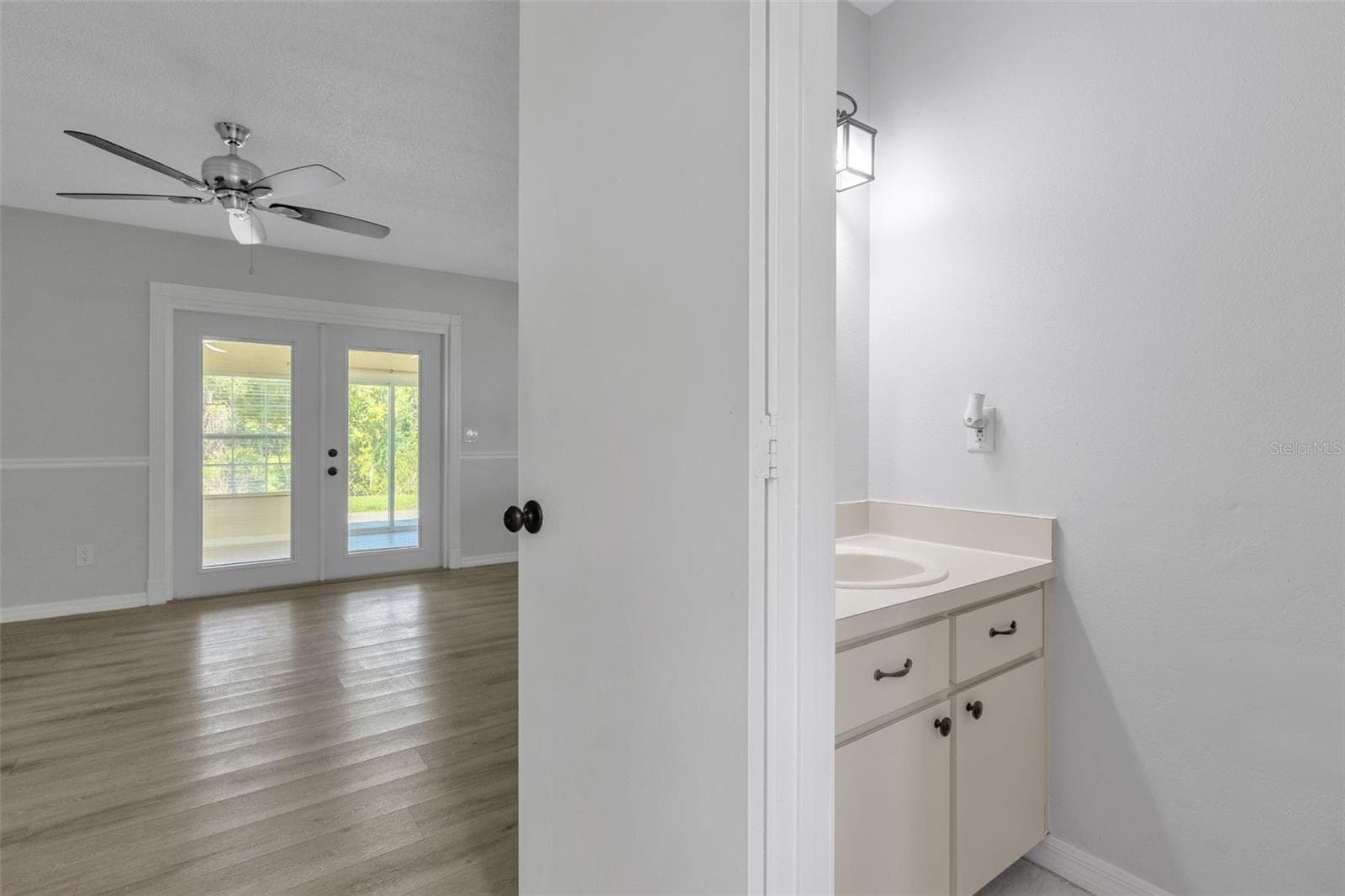 Townhouse at 2037 WATERLEAF ST, ORLANDO, photo 9 of 41