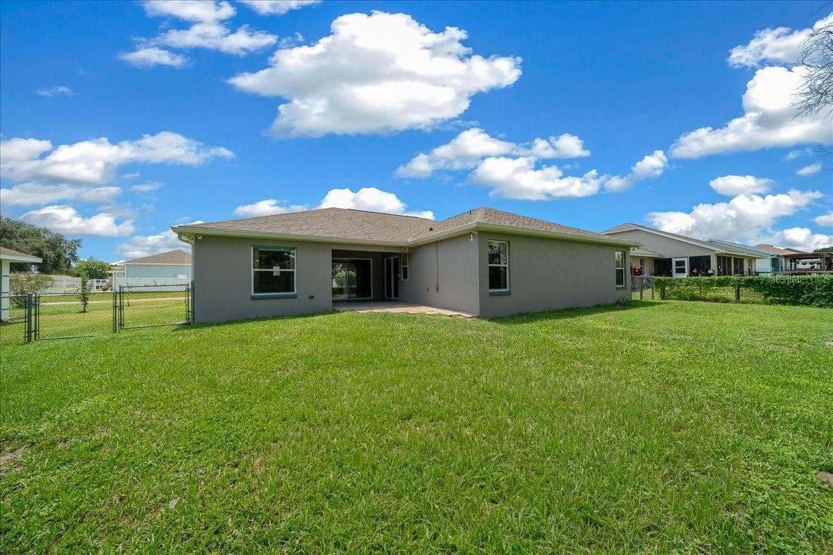 hUGE BACKYARAD! - 6305 SW 63RD ST, OCALA