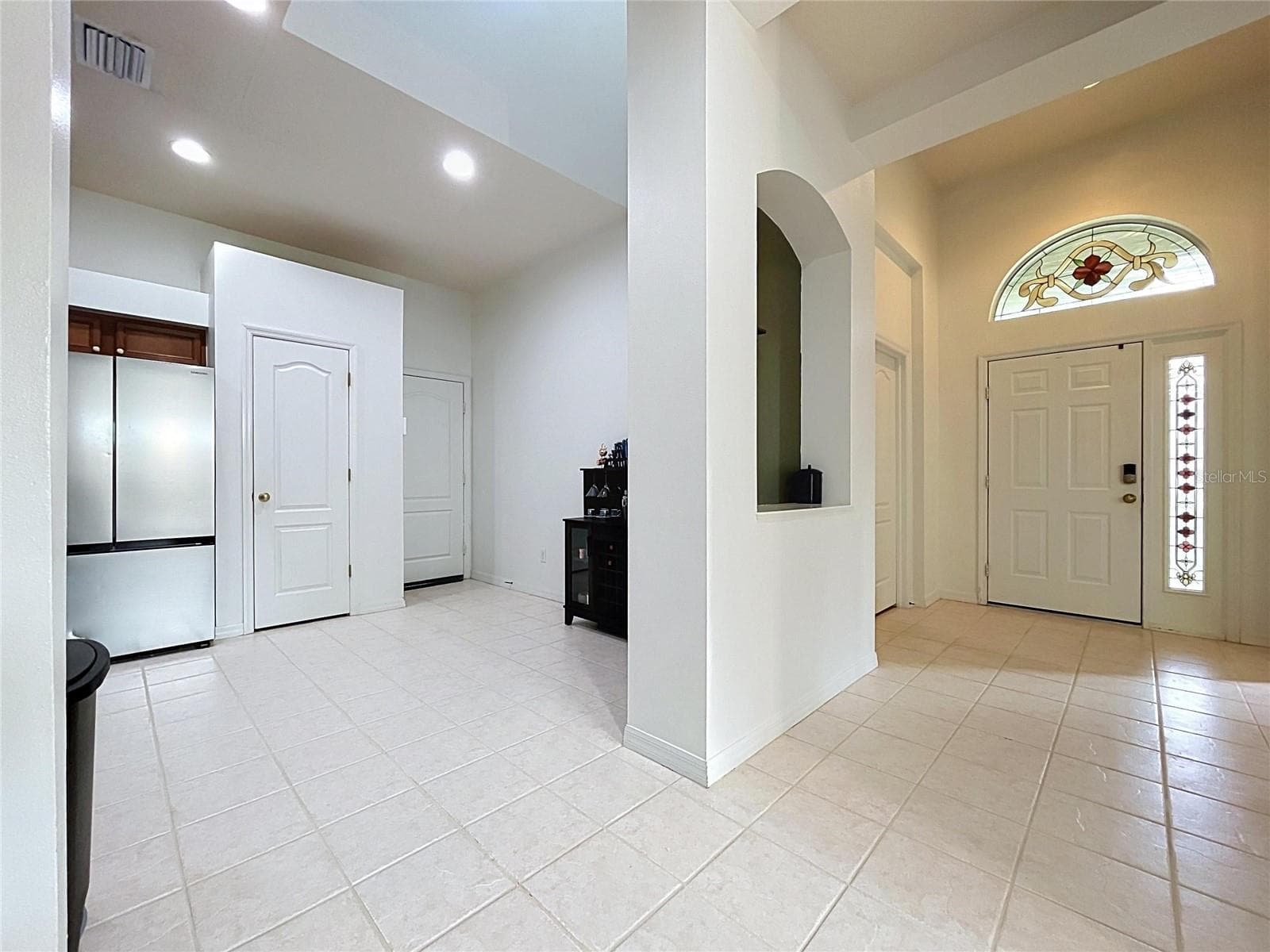 Entrence - 1124 SPLIT SILK ST, VALRICO