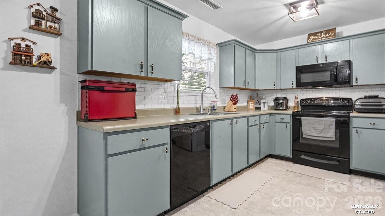 Single Family Residence at 935 Torsion Lane, Clover, photo 13 of 31