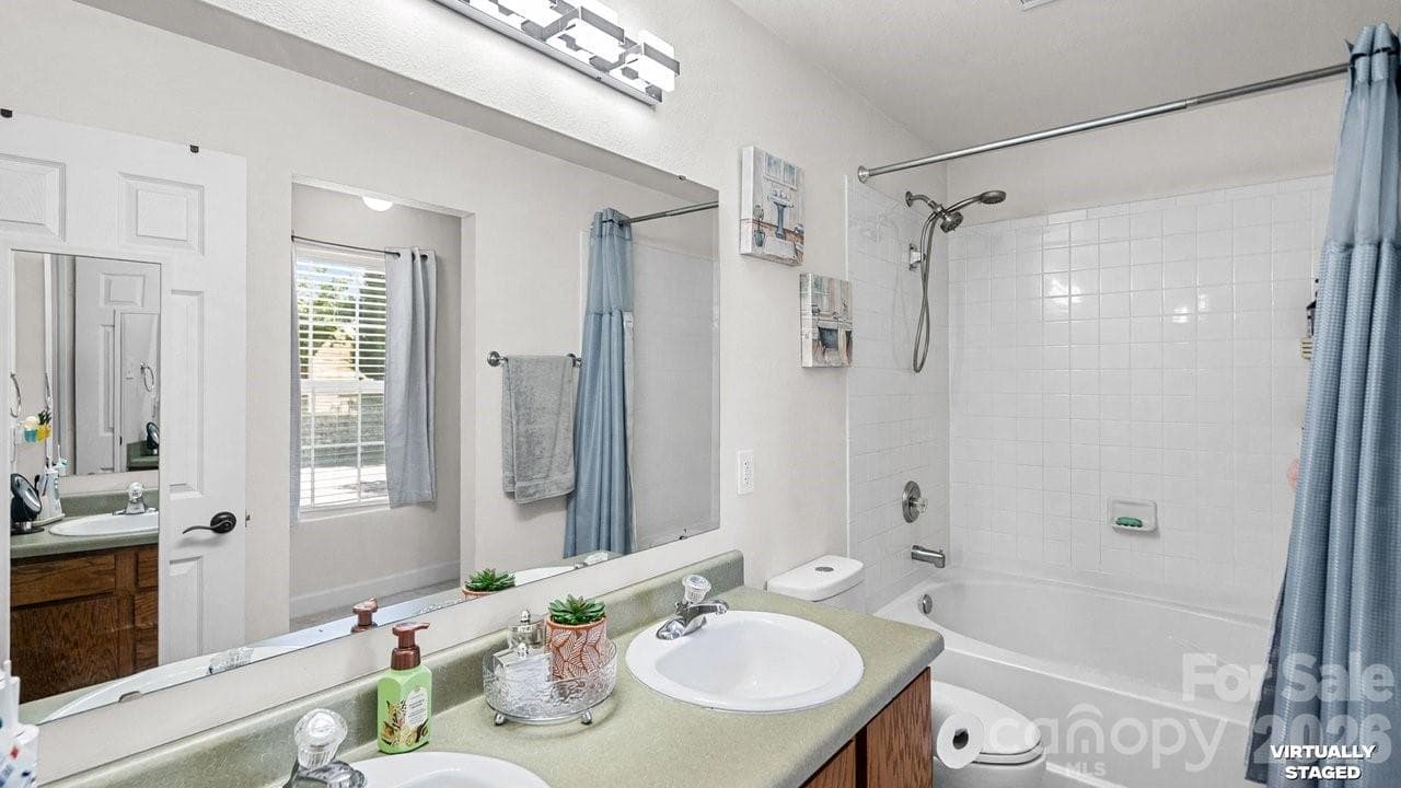 Single Family Residence at 935 Torsion Lane, Clover, photo 18 of 31