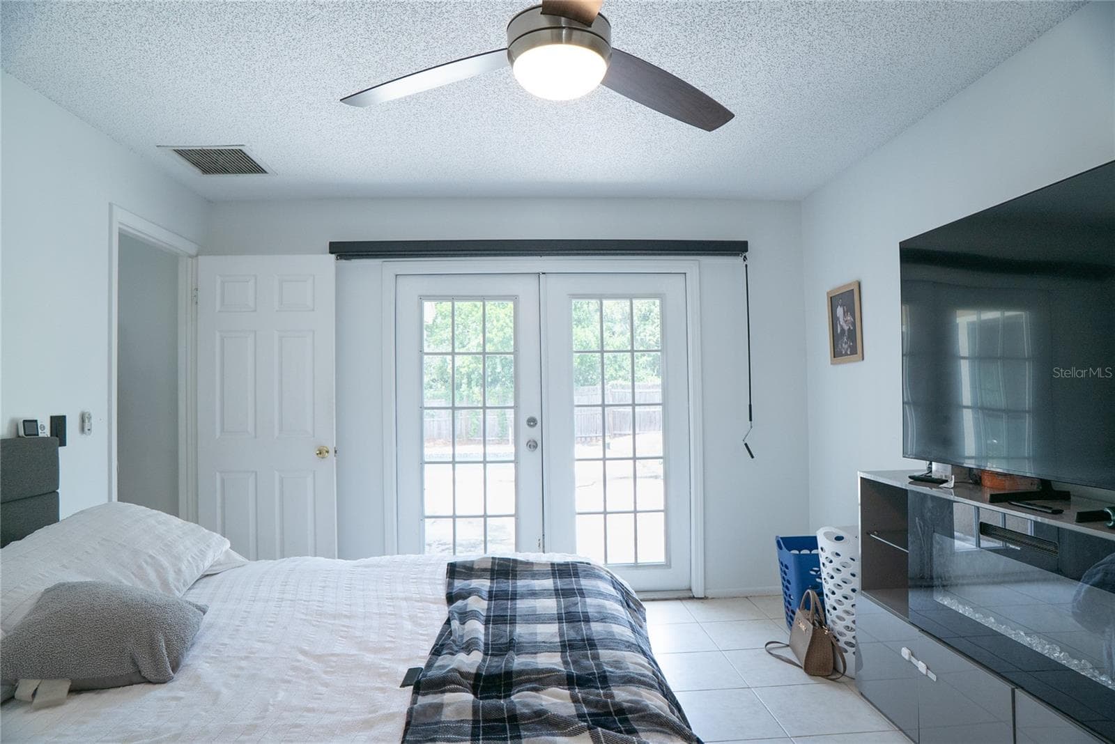Primary Bedoom with en suite bathroom - 304 SHADOW OAK DR, CASSELBERRY