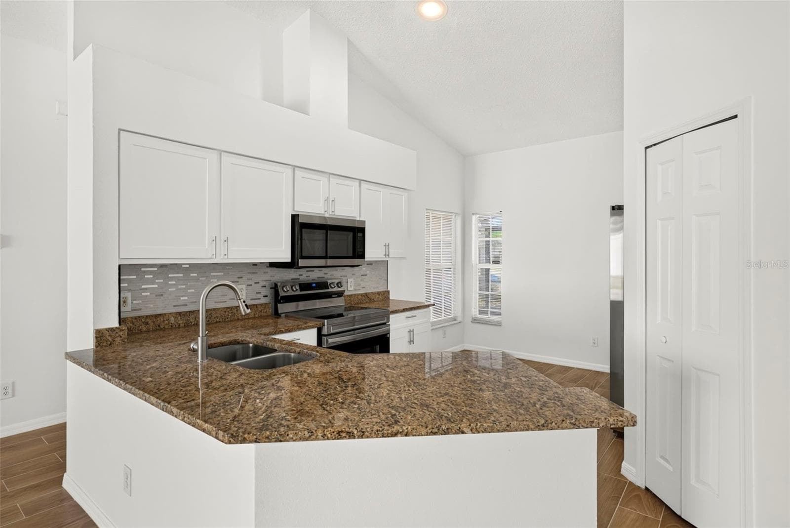 Single Family Residence at 12826 LONGCREST DR, RIVERVIEW, photo 16 of 57