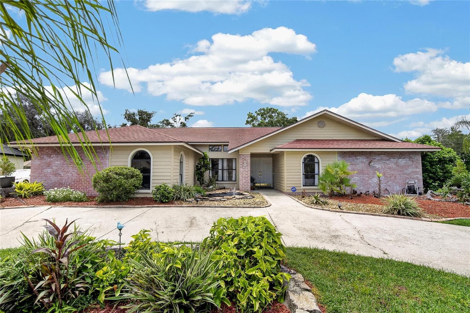 2814 HAMMOCK DR