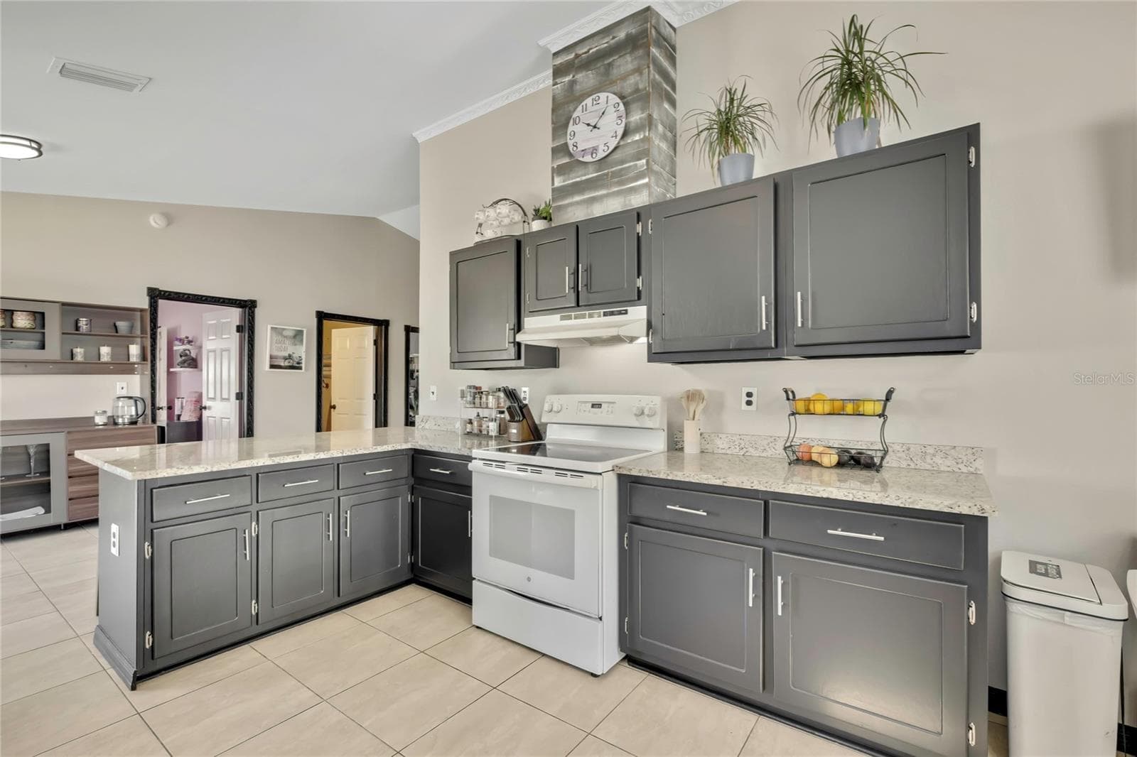 Single Family Residence at 7484 SUSQUEHANNA TRL, SPRING HILL, photo 9 of 45