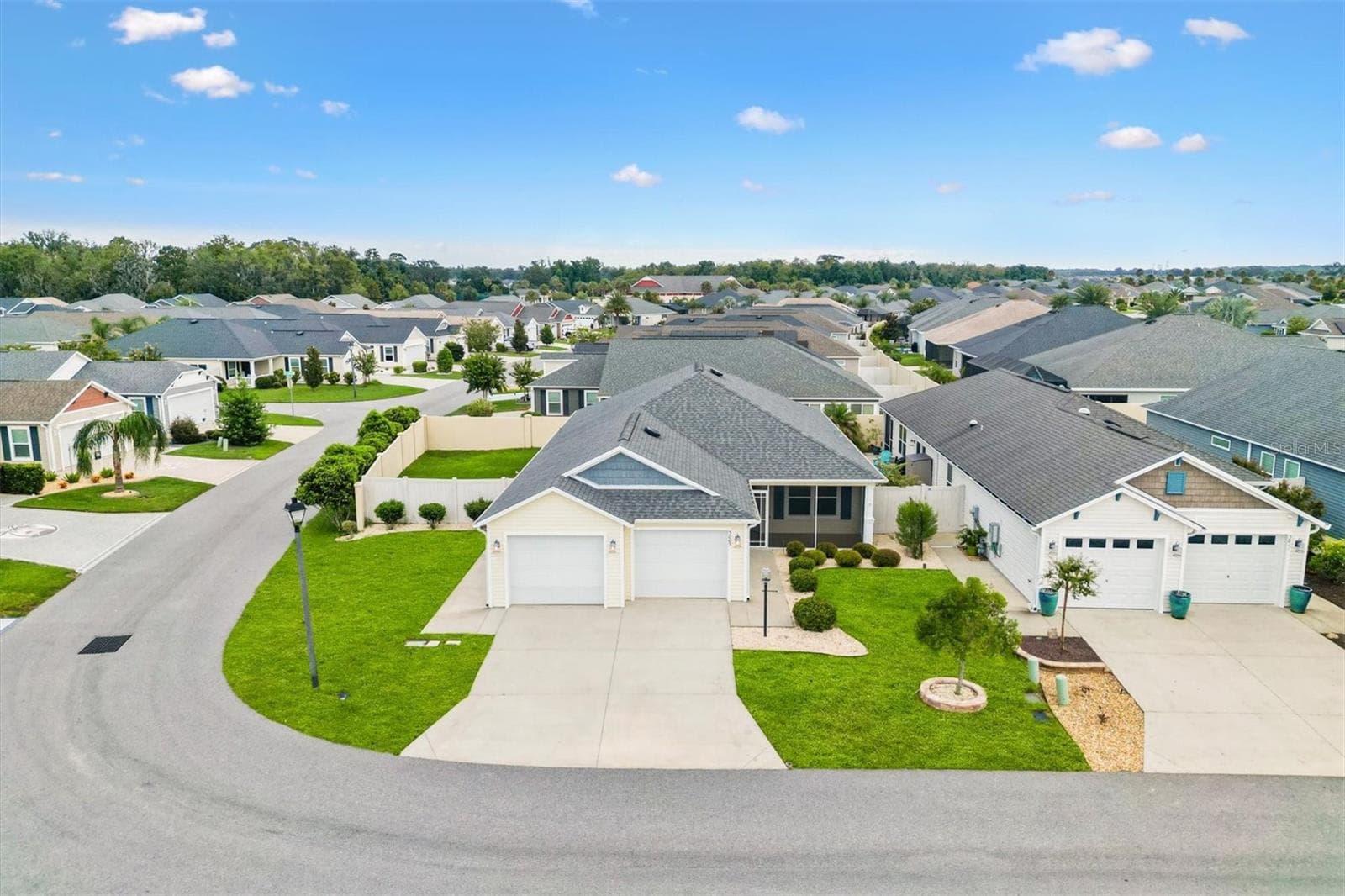 Villa at 5805 CAMDYN CT, THE VILLAGES, photo 49 of 56