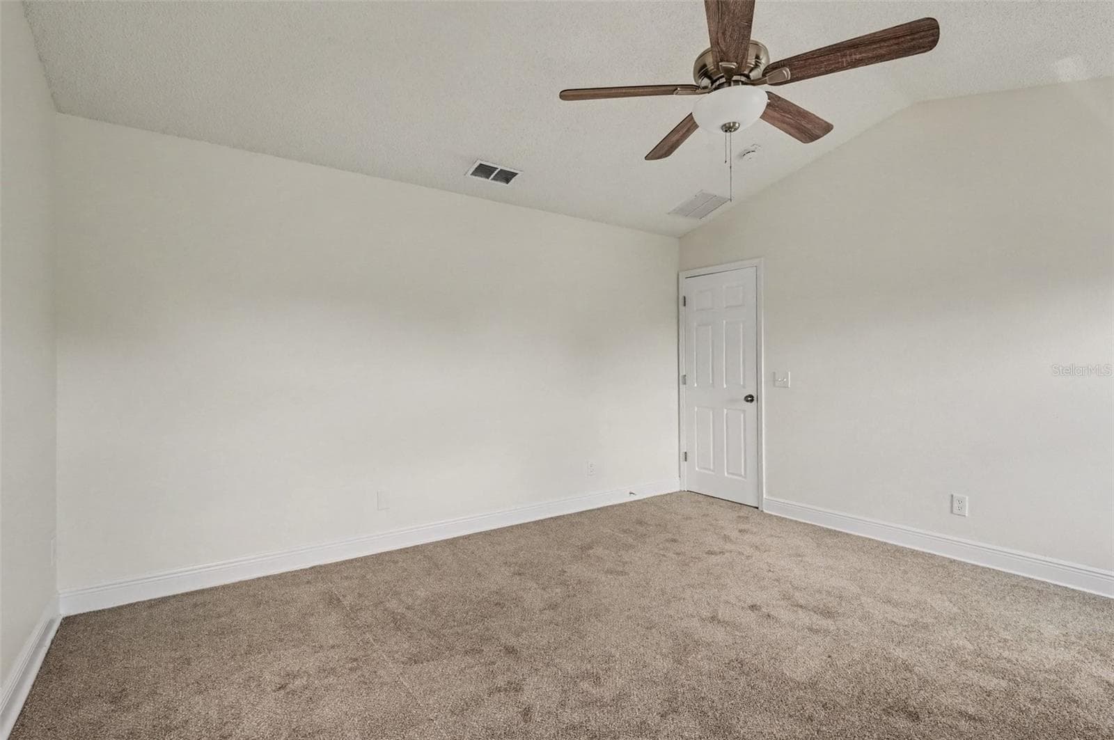 Single Family Residence at 14513 KAISER CT, ORLANDO, photo 9 of 15