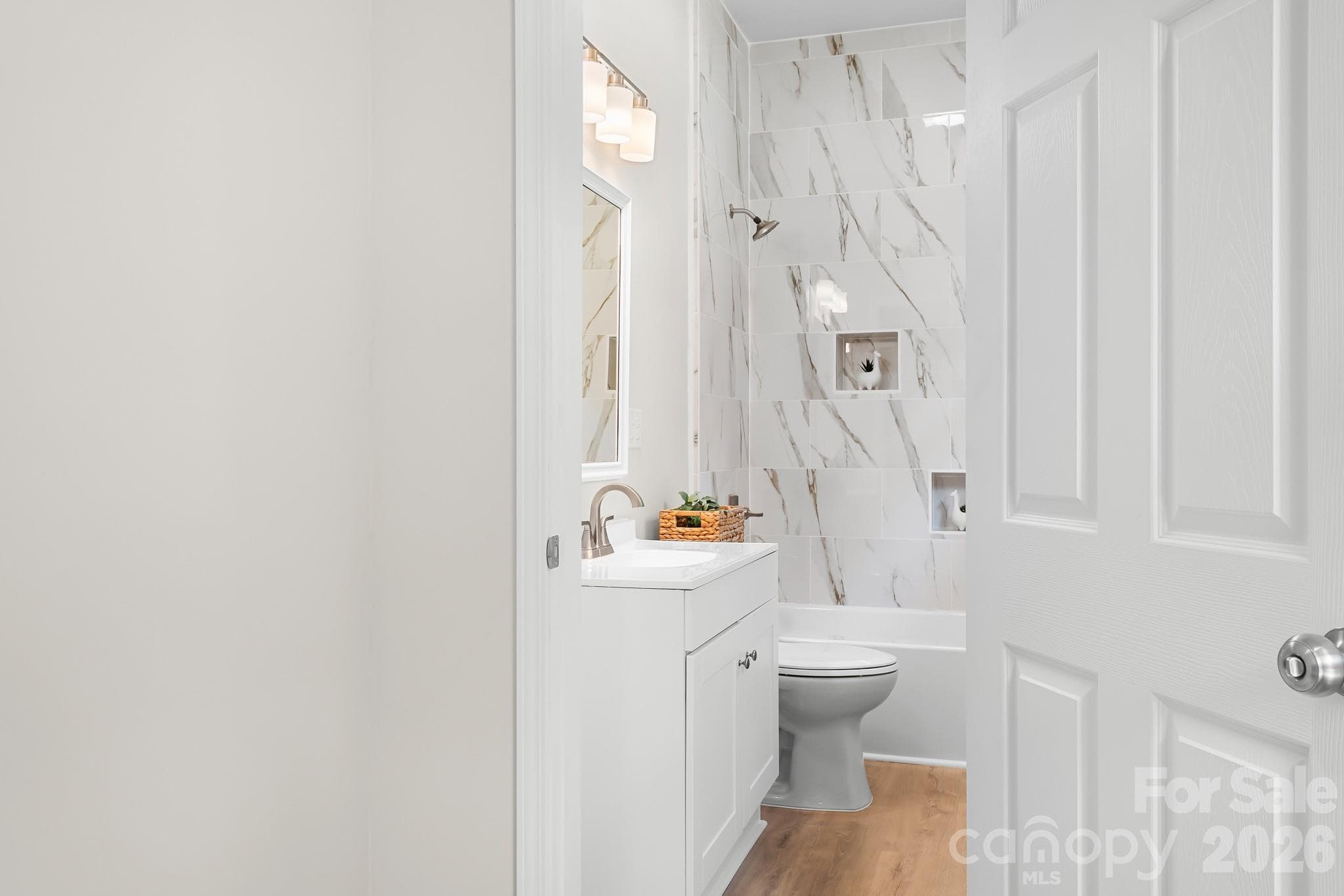 Full Bathroom - 104 1st Avenue, China Grove